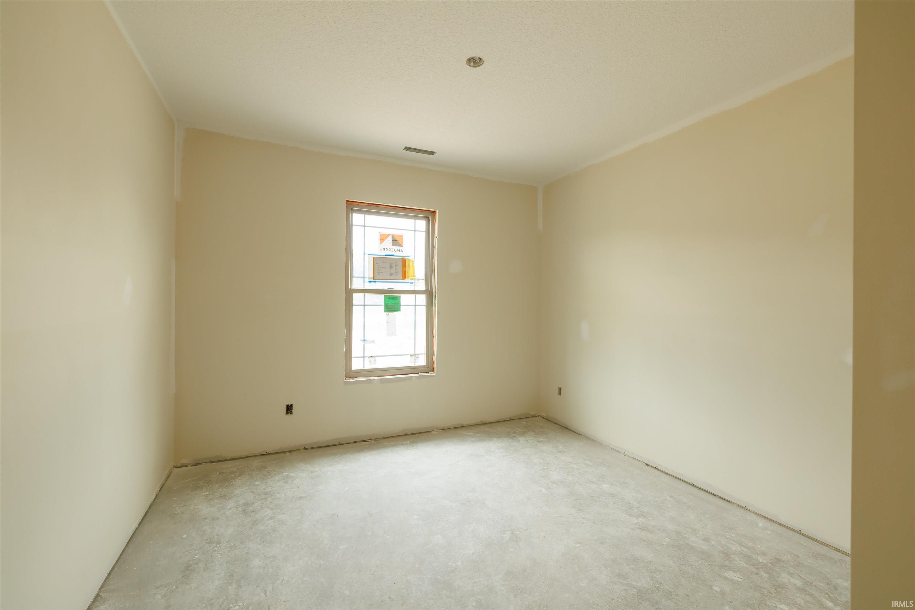 Photo 8 of 988 E Hawthorn Lane