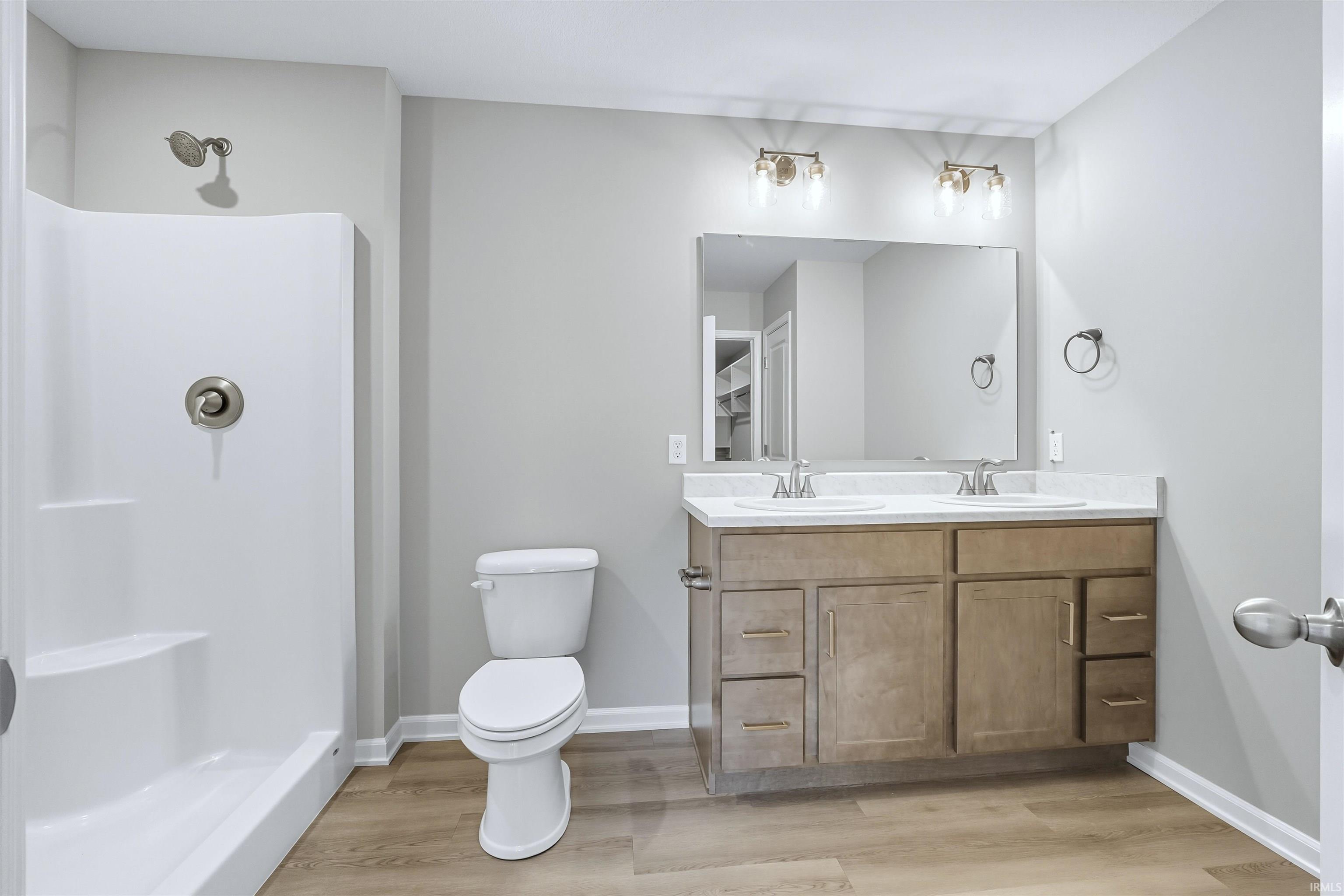 Photo 14 of 568 Lago Court