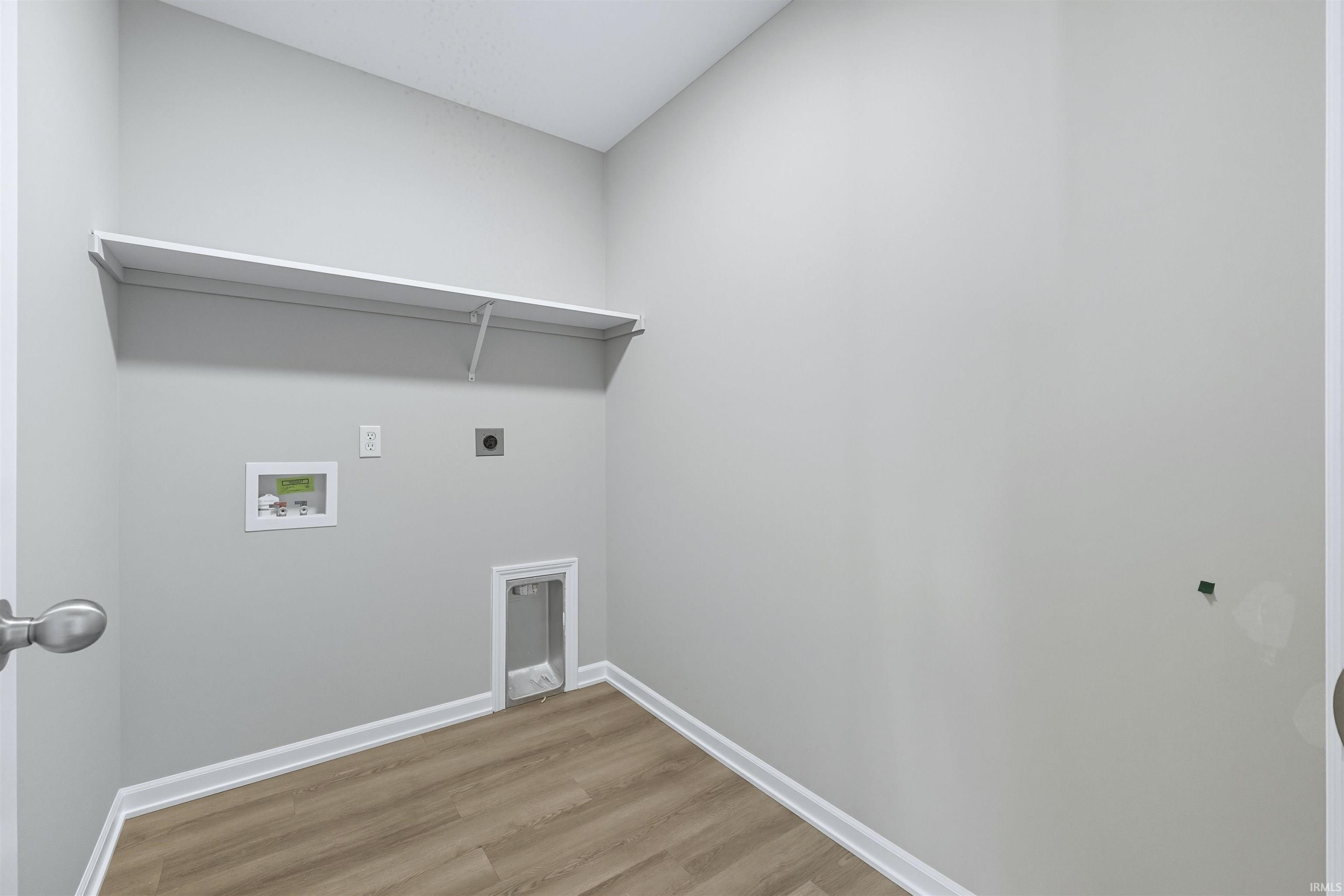 Photo 15 of 568 Lago Court