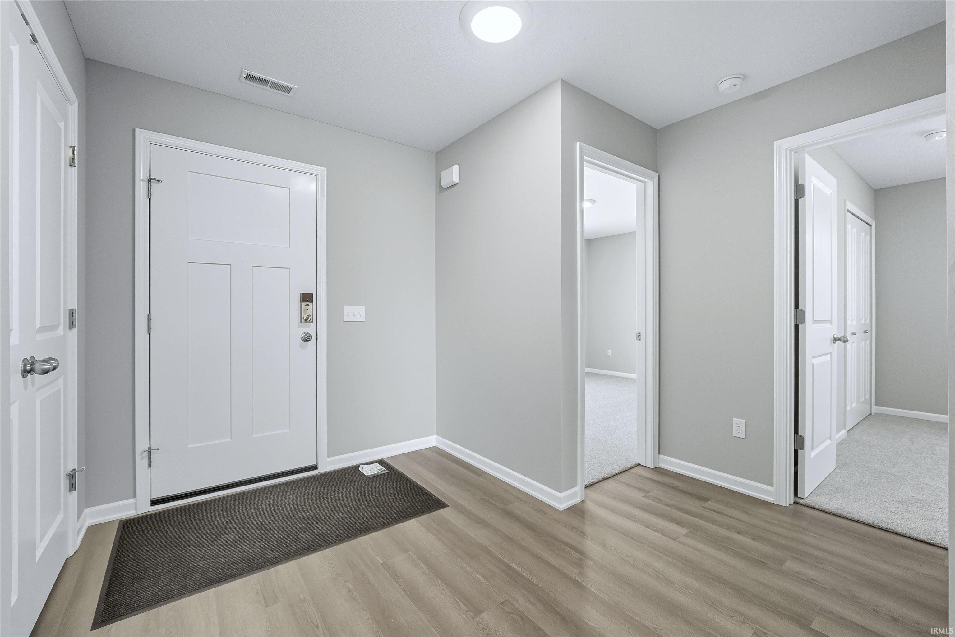 Photo 3 of 568 Lago Court