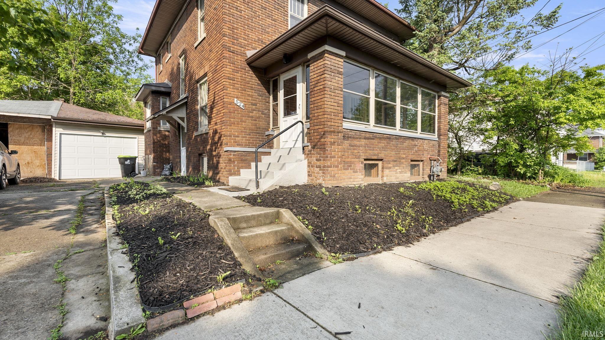 Photo 3 of 524 Byron Street