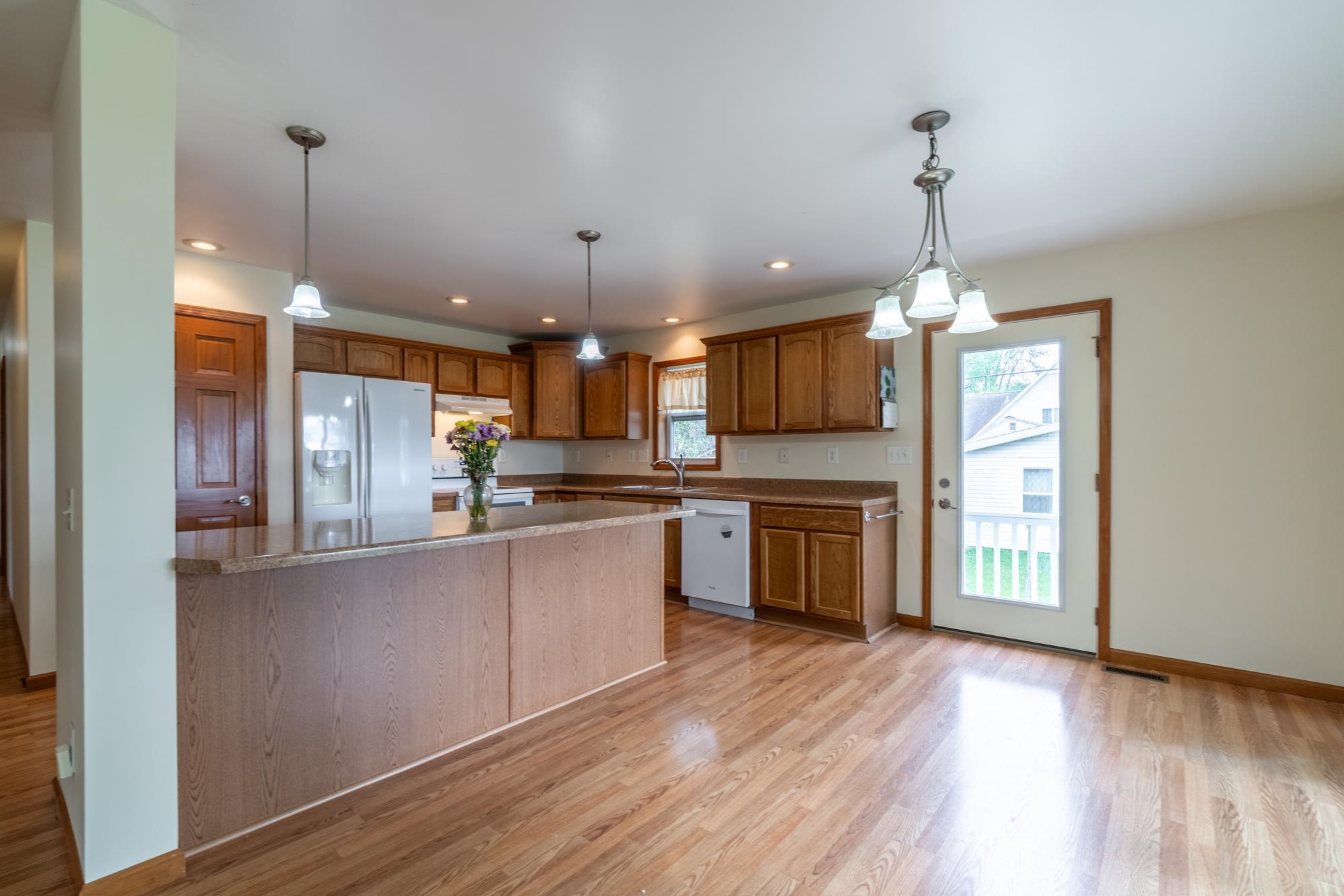 Photo 8 of 3775 W Columbia Street