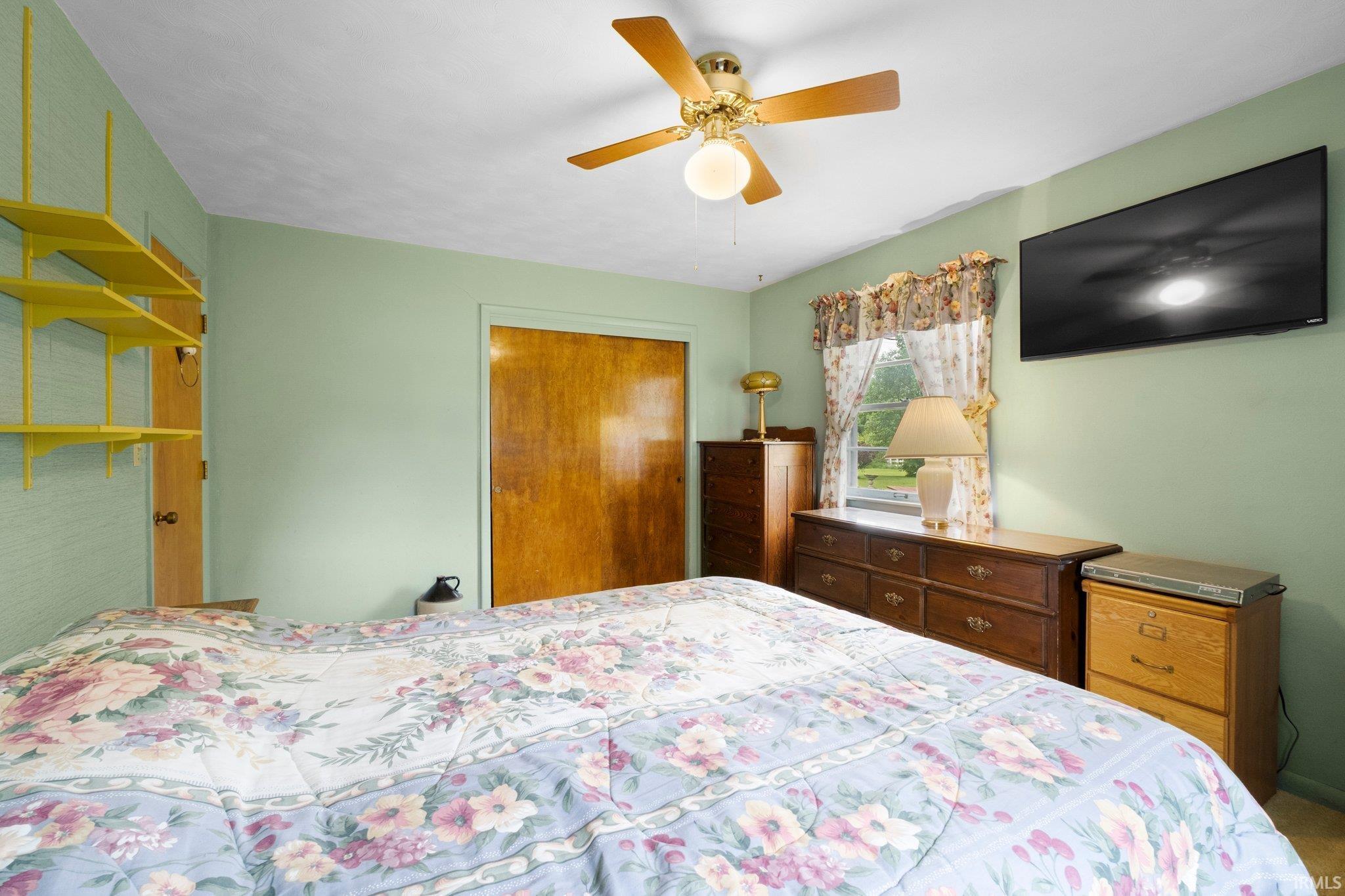 Photo 22 of 213 S Clark Street