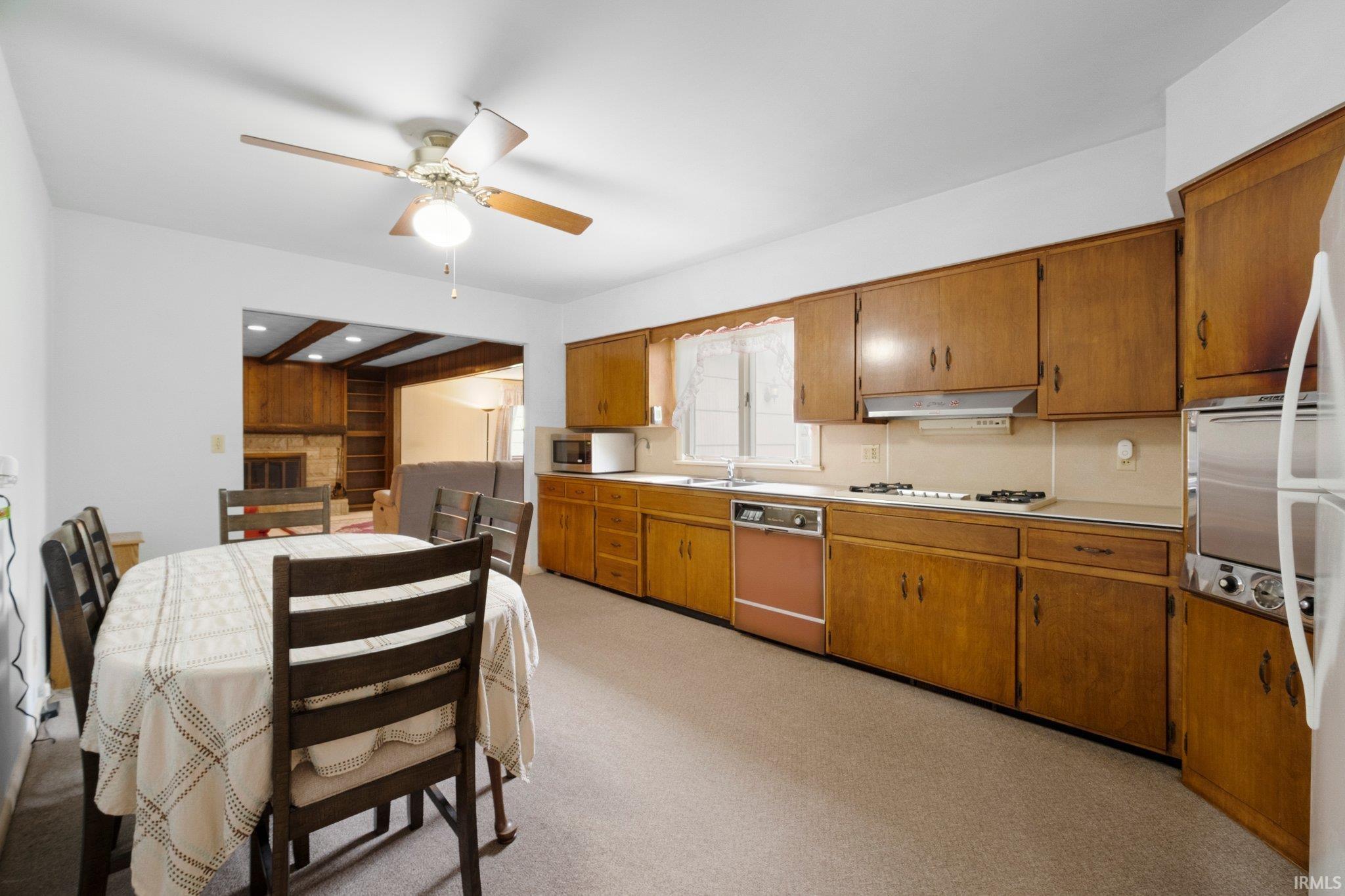 Photo 6 of 213 S Clark Street