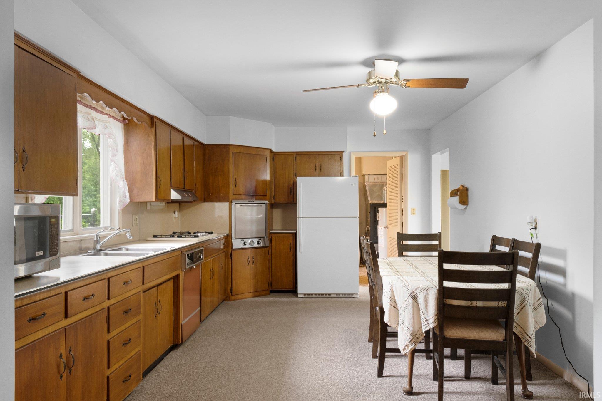 Photo 9 of 213 S Clark Street