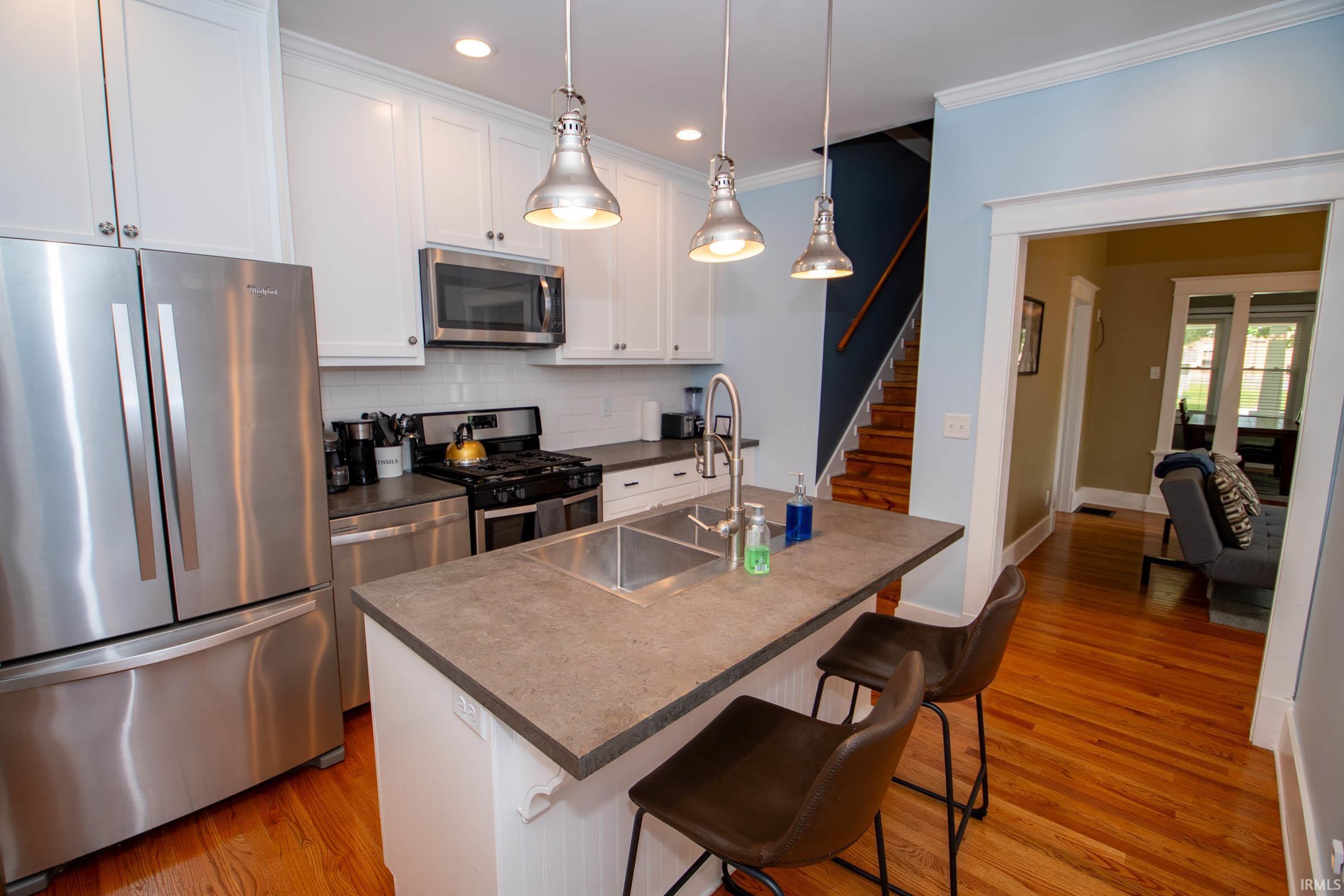 Photo 6 of 1201 Maple Row Street