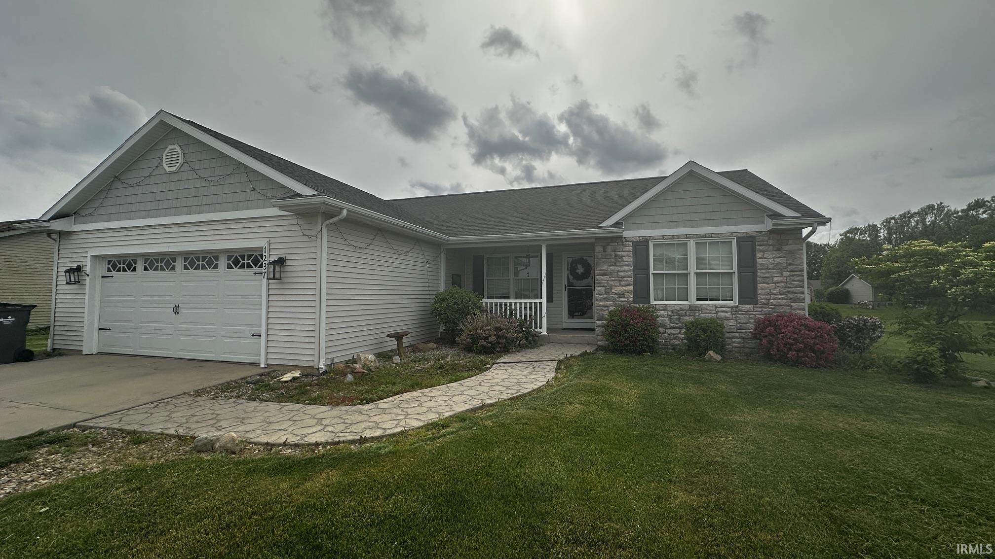 Photo 3 of 1237 Northstone Road