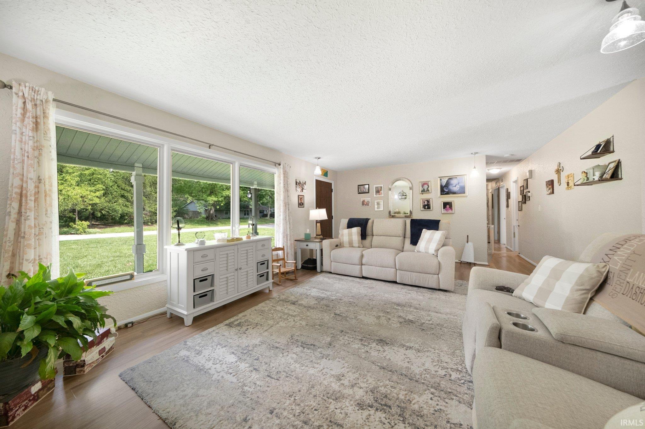 Photo 6 of 2923 Inwood Drive