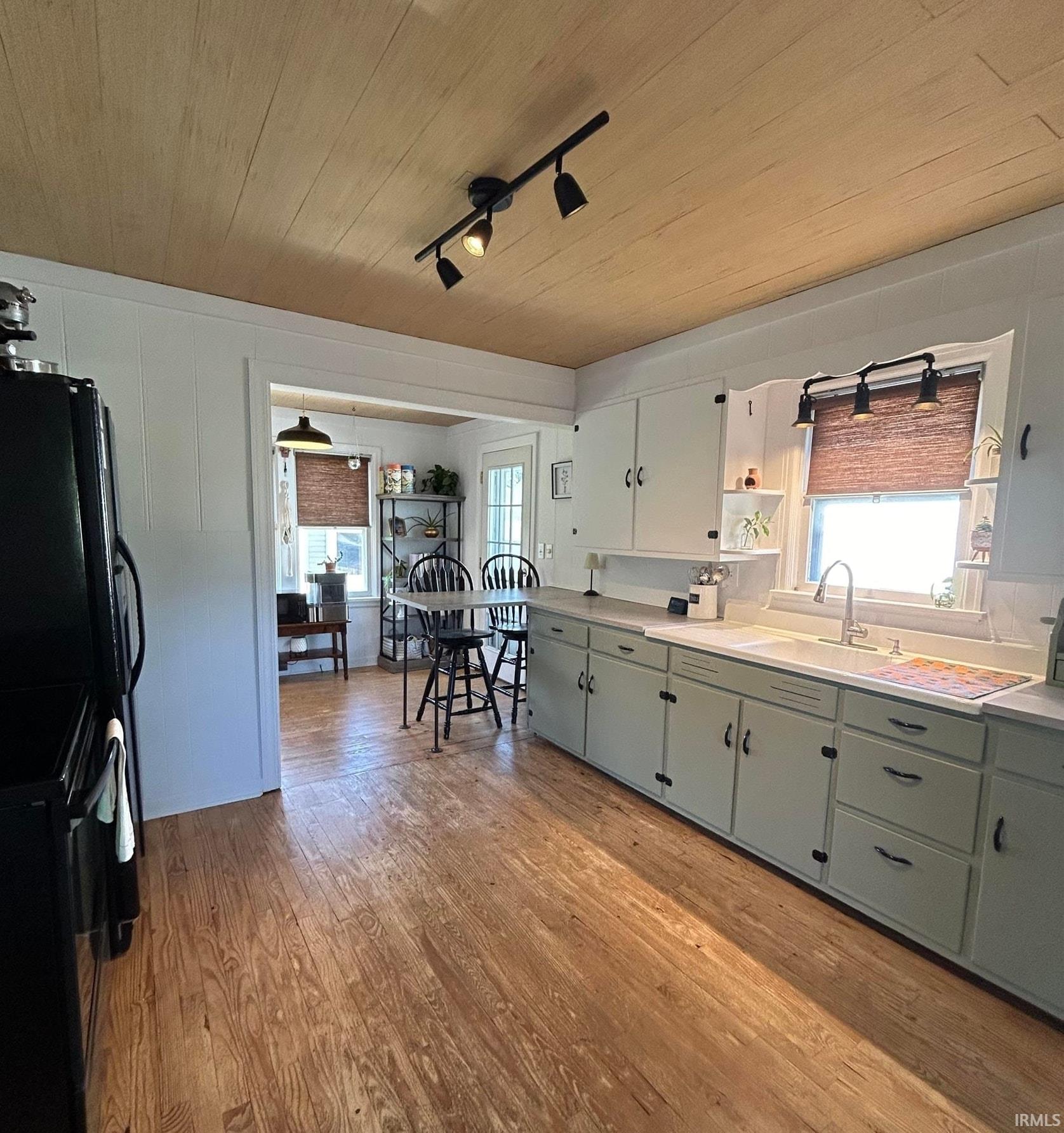 Photo 4 of 375 E Harrison Ave Avenue