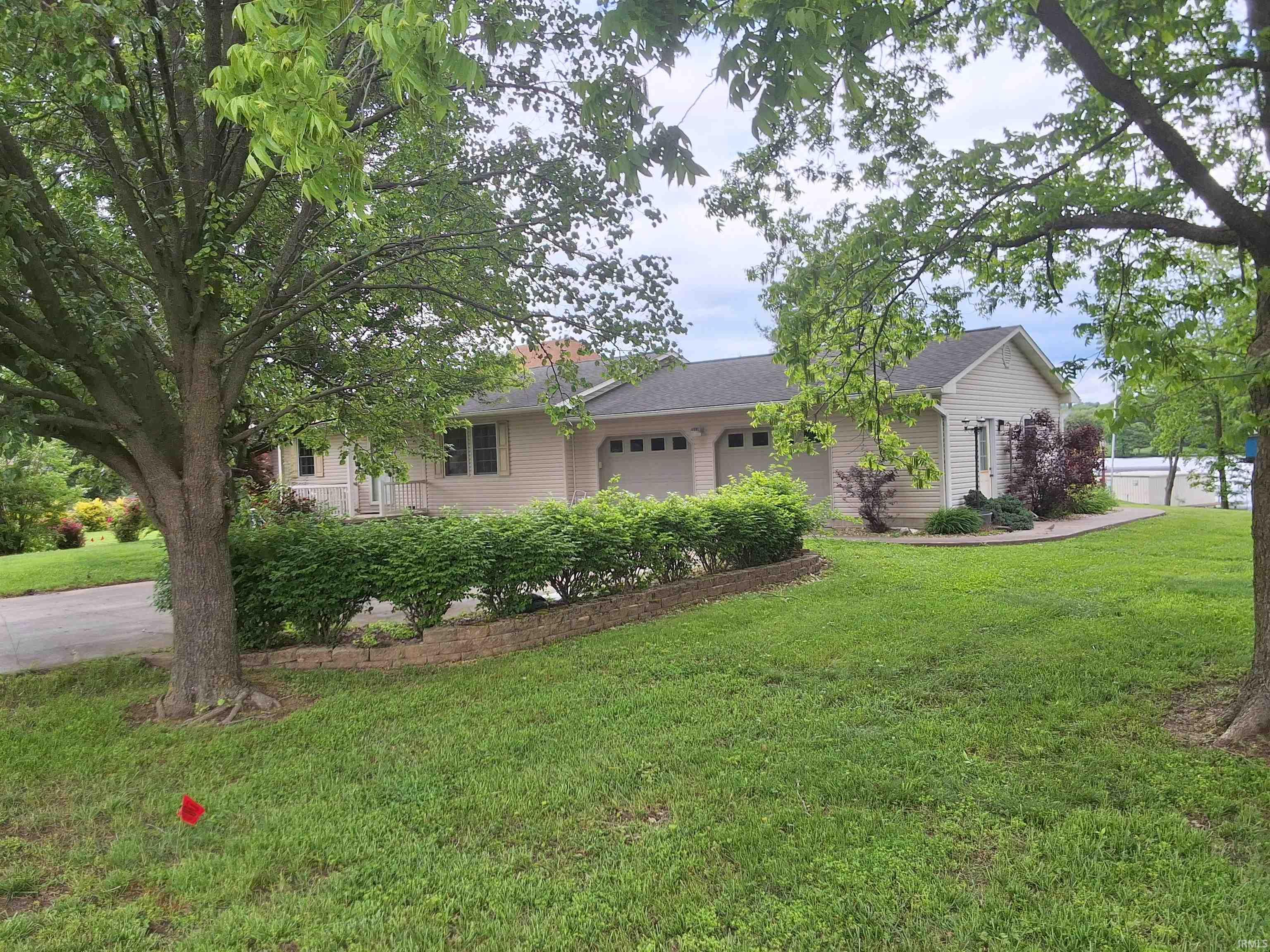 Homes for sale in Loogootee, IN | 5454 Ski Dr Dr, Loogootee, IN 47553 | MLS# 202519693