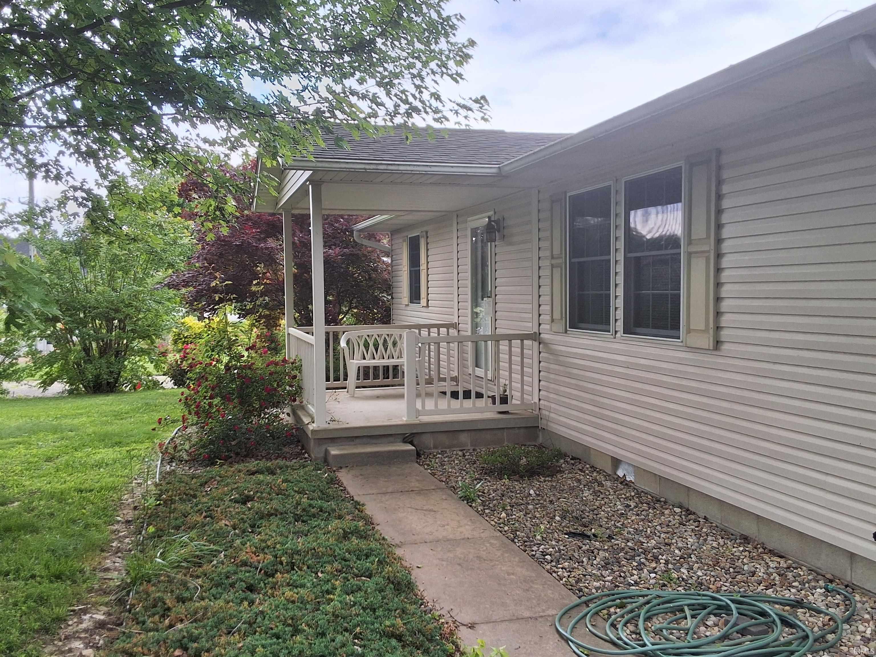 Homes for sale in Loogootee, IN | 5454 Ski Dr Dr, Loogootee, IN 47553 | MLS# 202519693