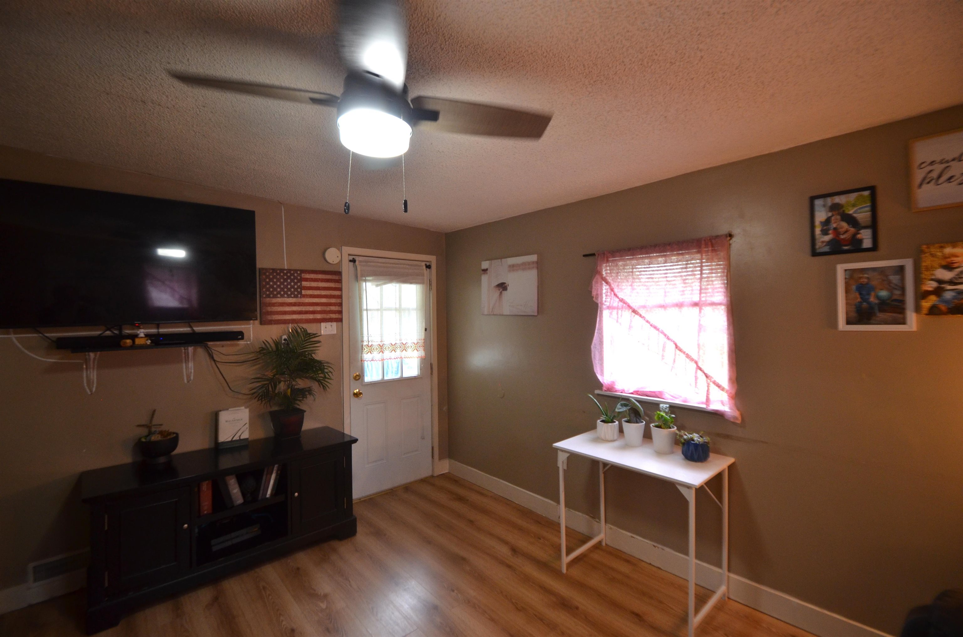 Photo 6 of 1541 Garfield Street