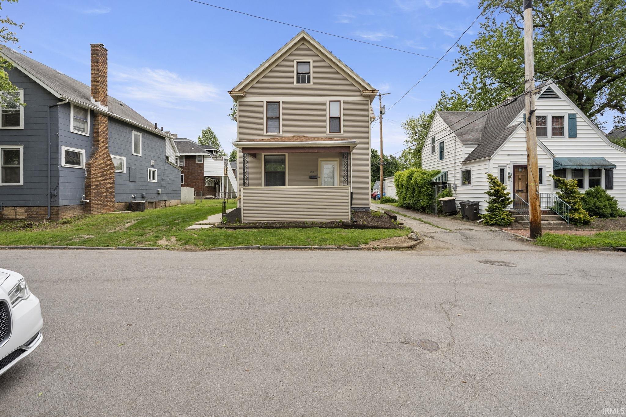 Photo 2 of 1018 Loree Street