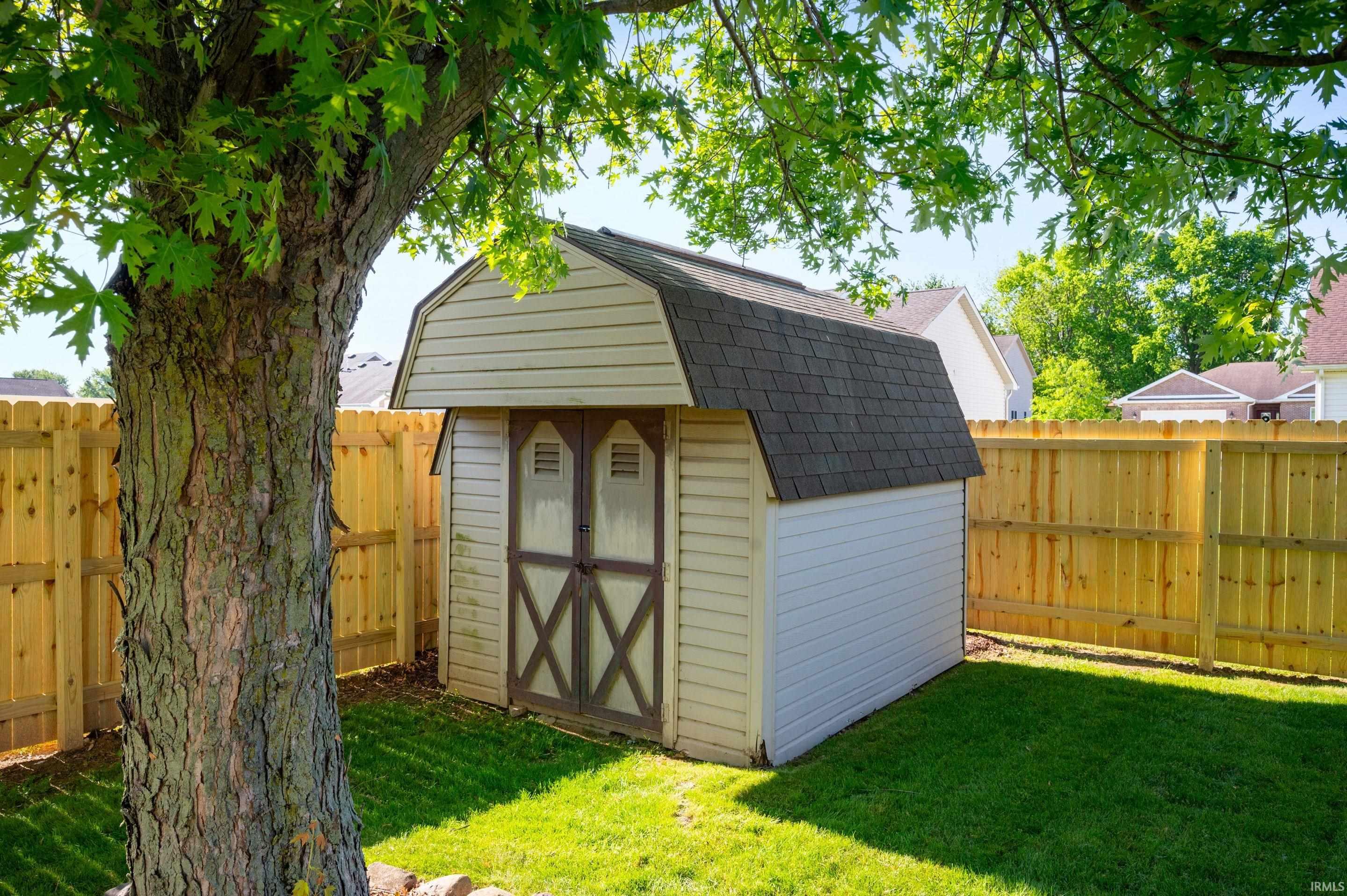 Homes for sale in Yorktown, IN | 7805 W Kennedy Pkwy, Yorktown, IN 47396 | MLS# 202520027