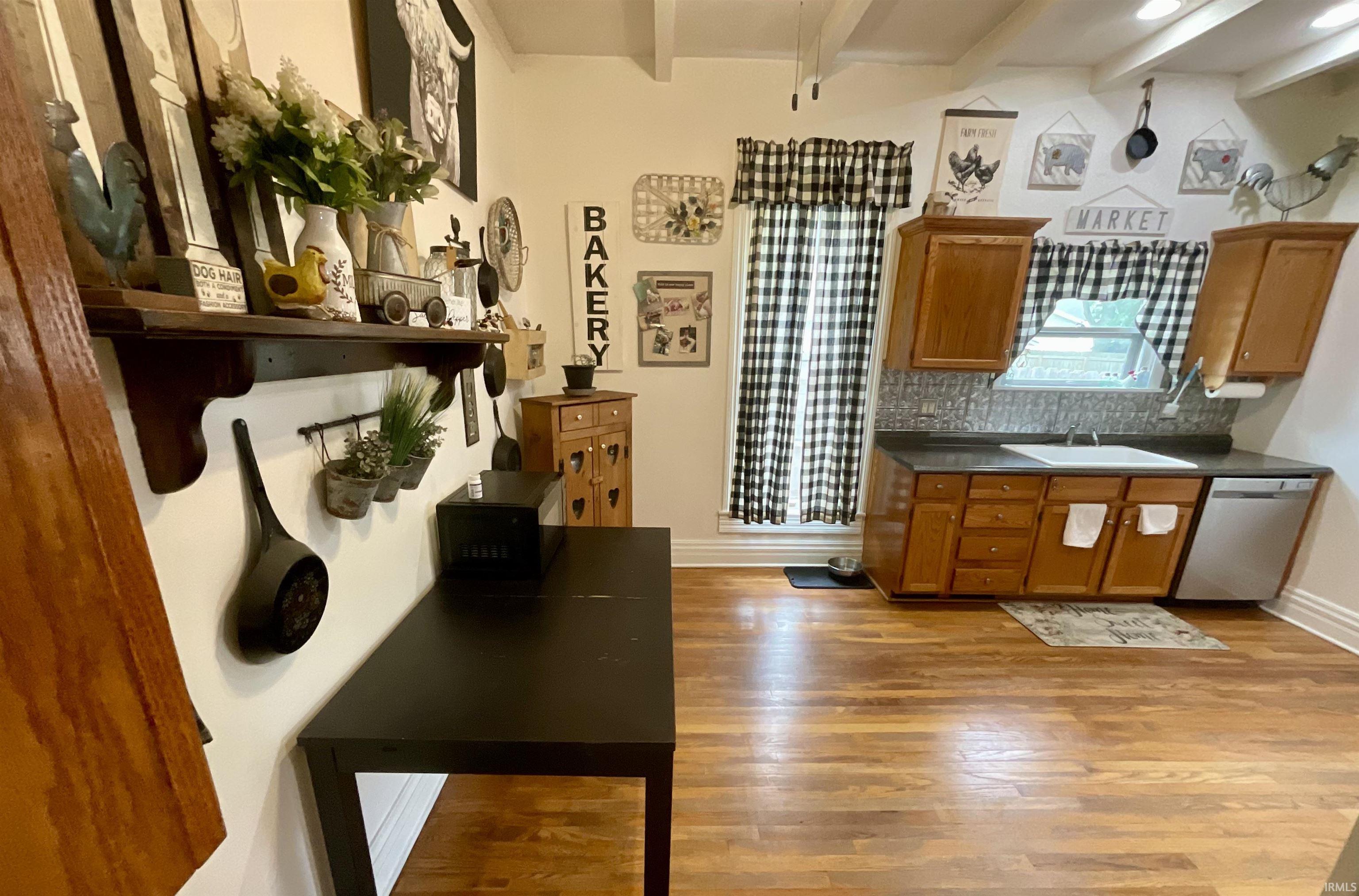 Photo 6 of 209 E 4th Street
