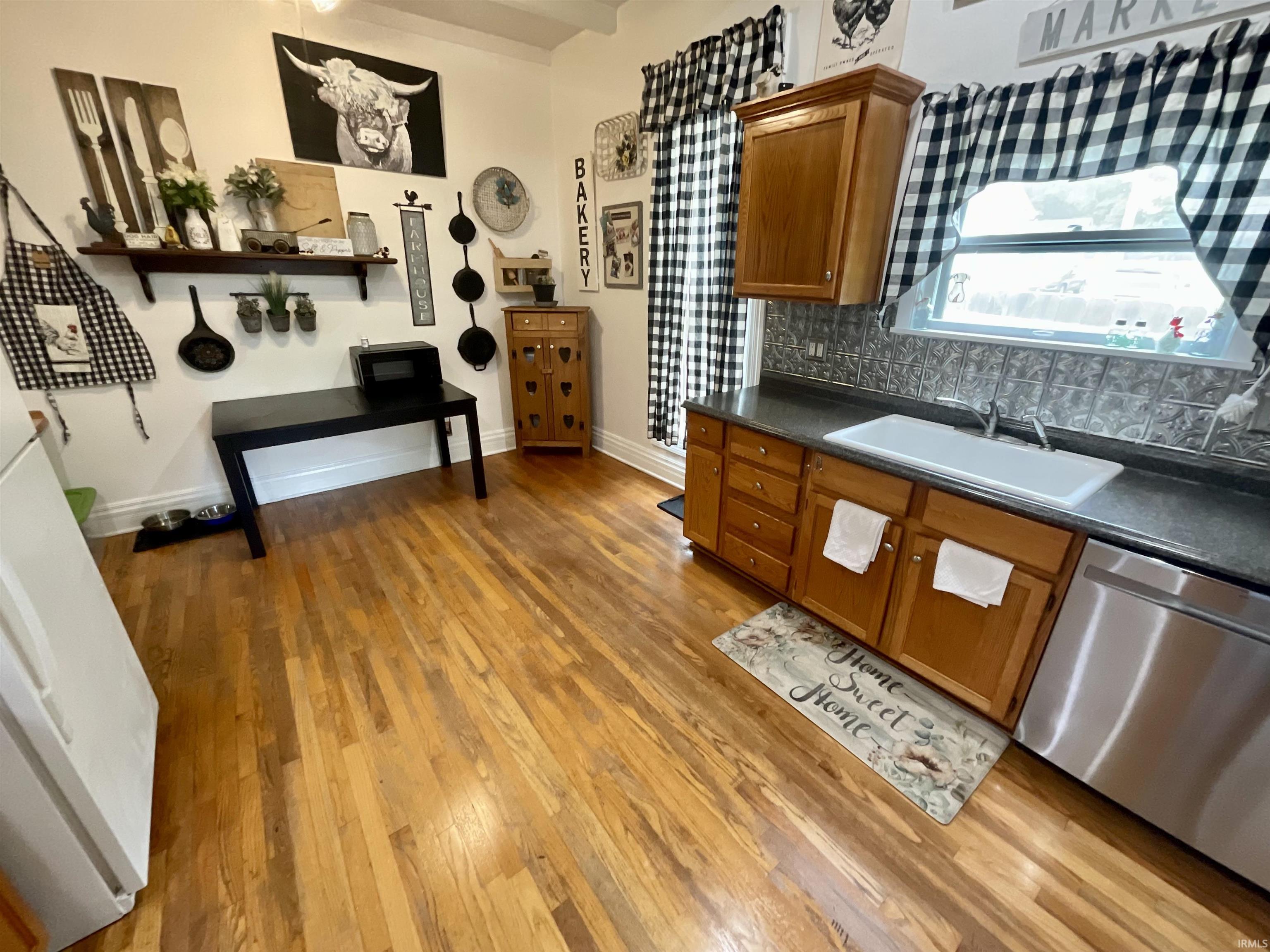 Photo 7 of 209 E 4th Street