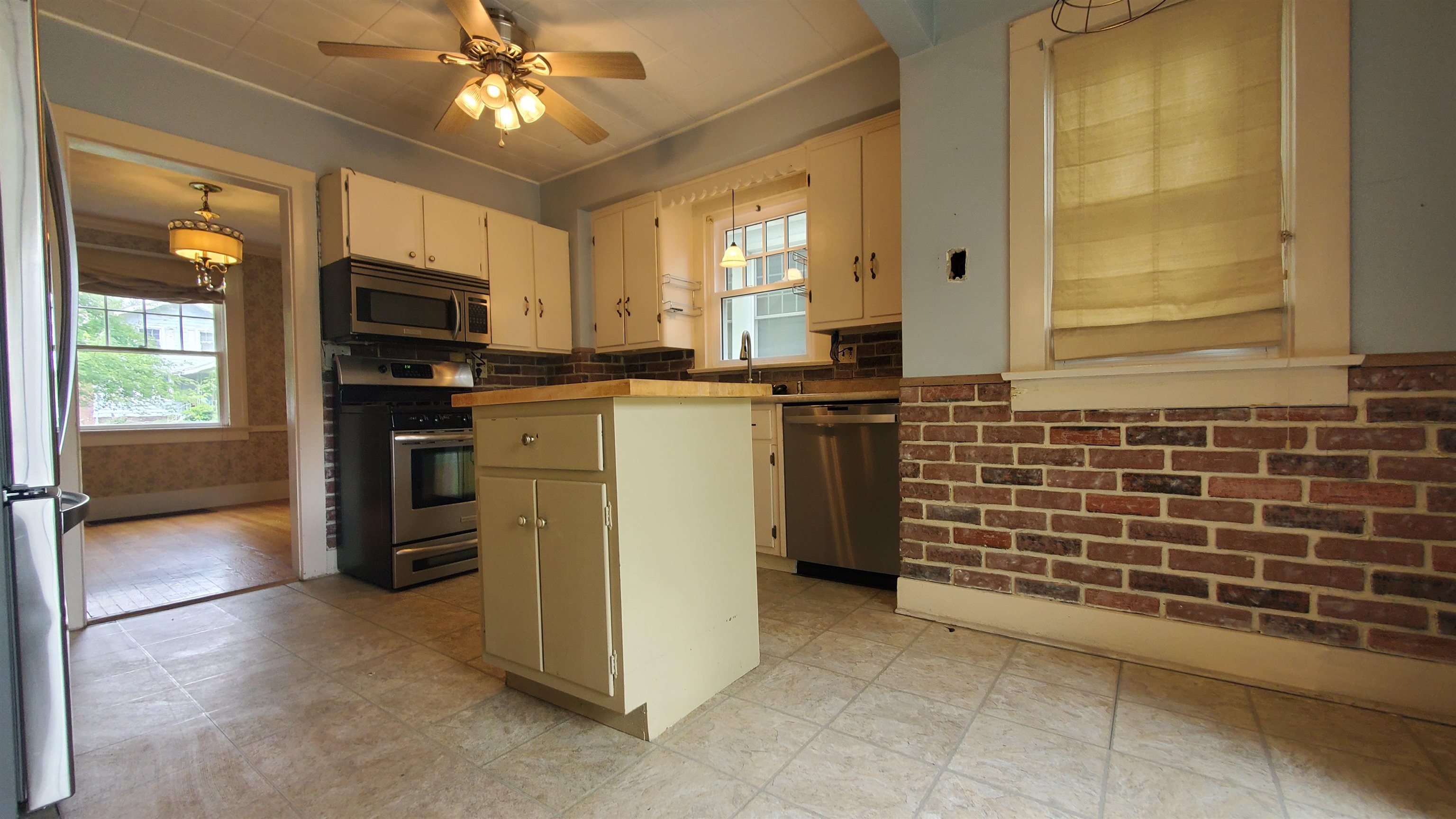 Photo 12 of 447 Englewood Court