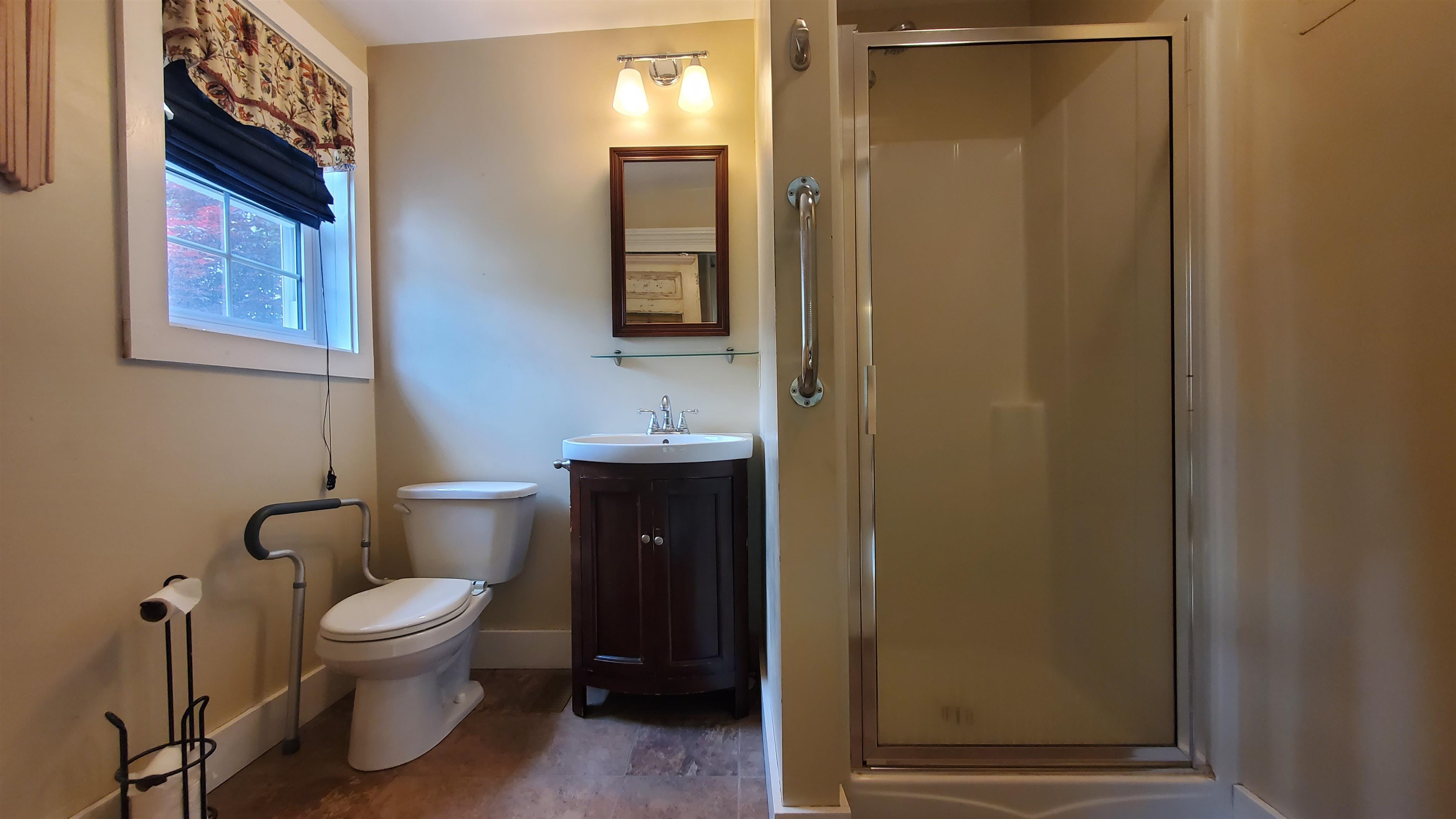 Photo 16 of 447 Englewood Court