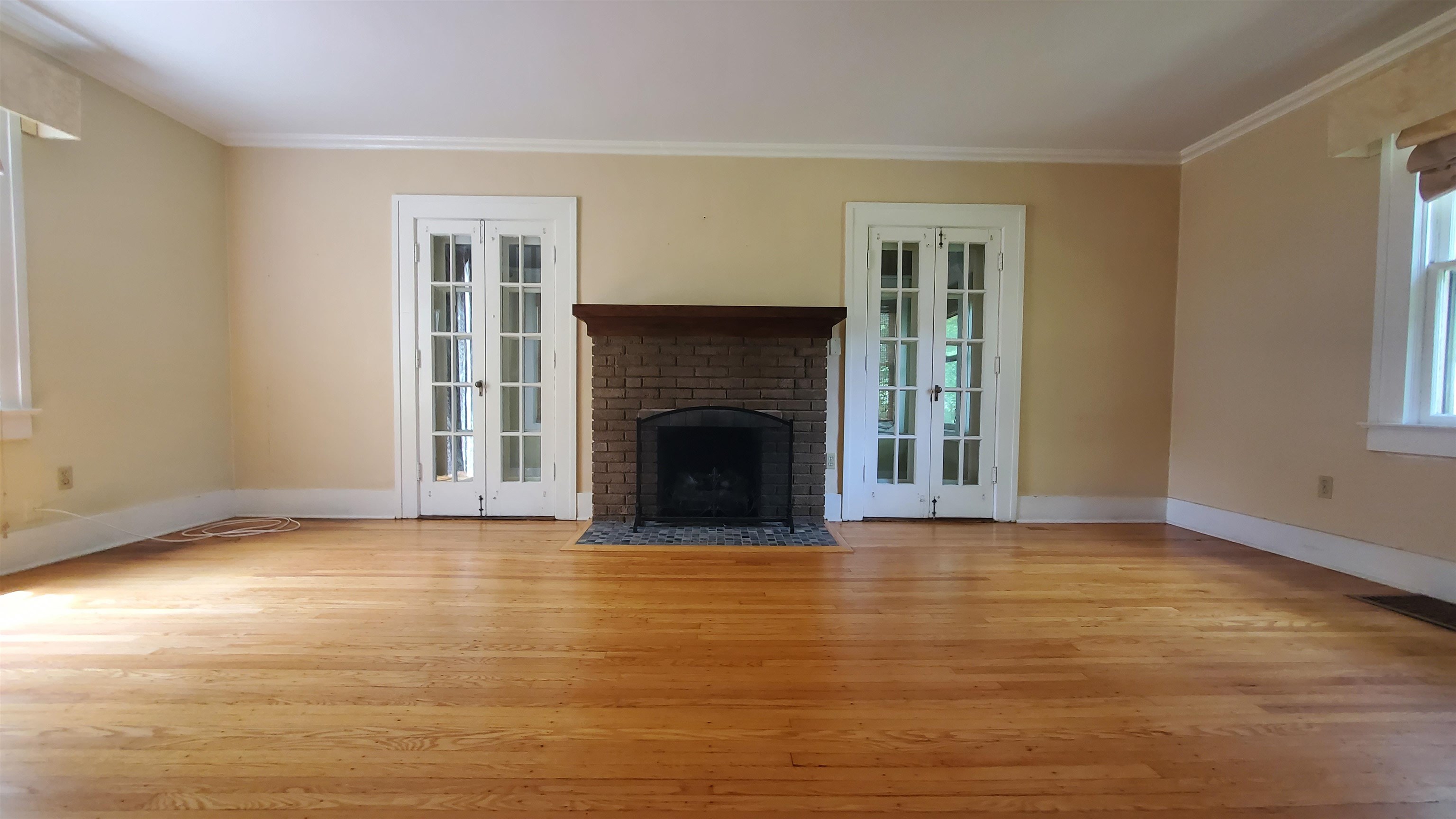 Photo 5 of 447 Englewood Court