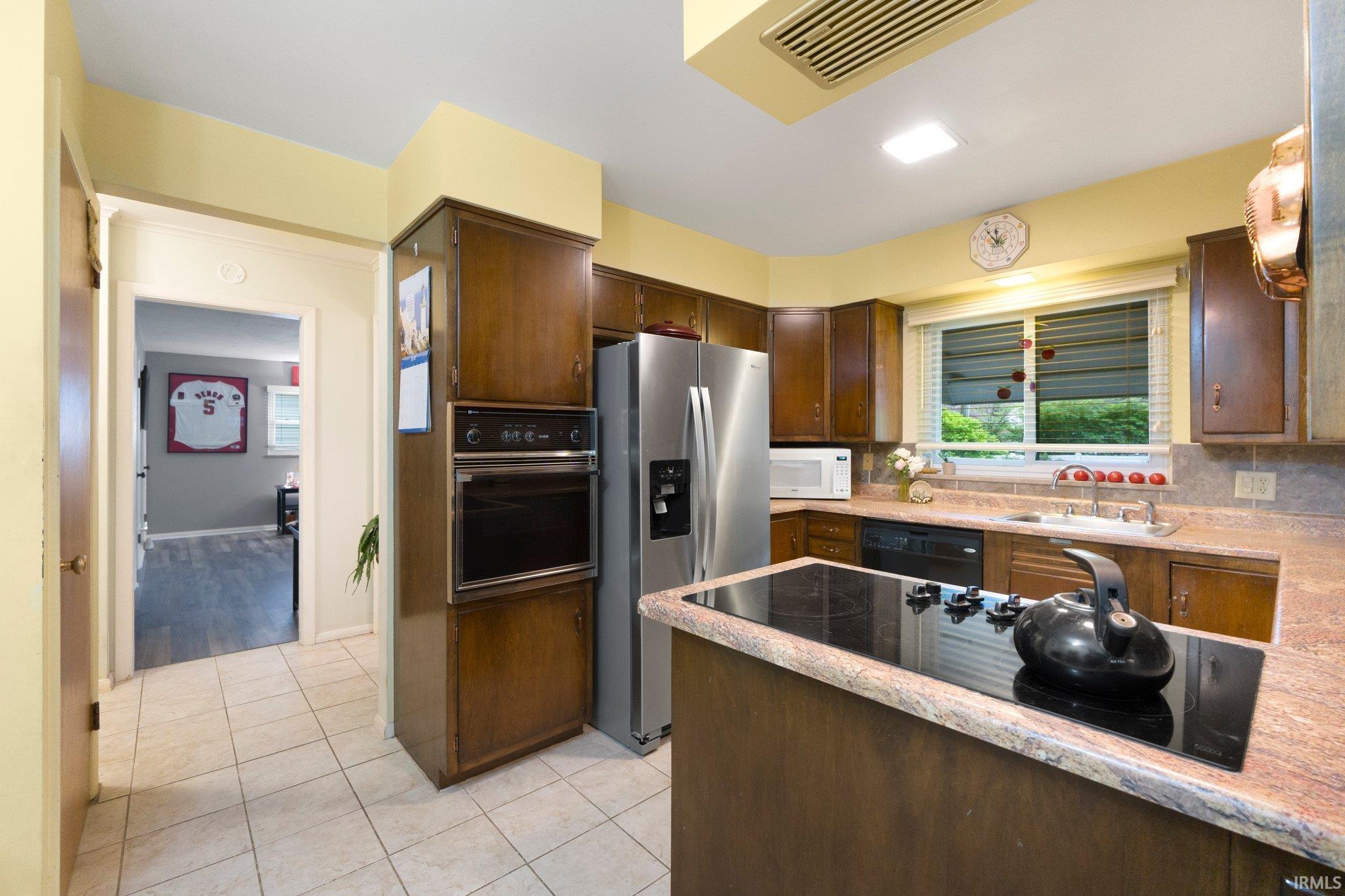 Photo 17 of 4112 Hiawatha Boulevard