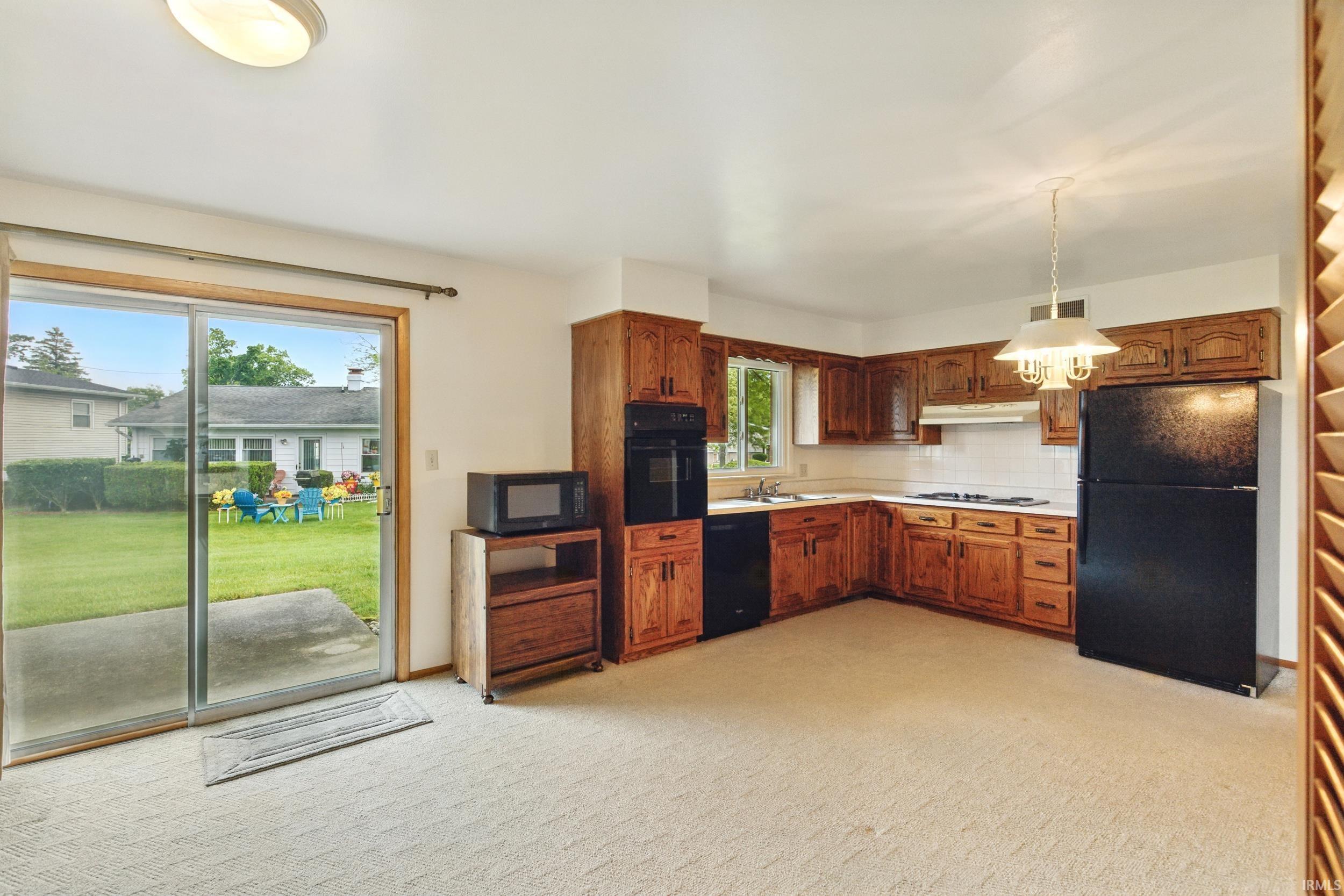 Photo 10 of 928 Hollyhill Drive