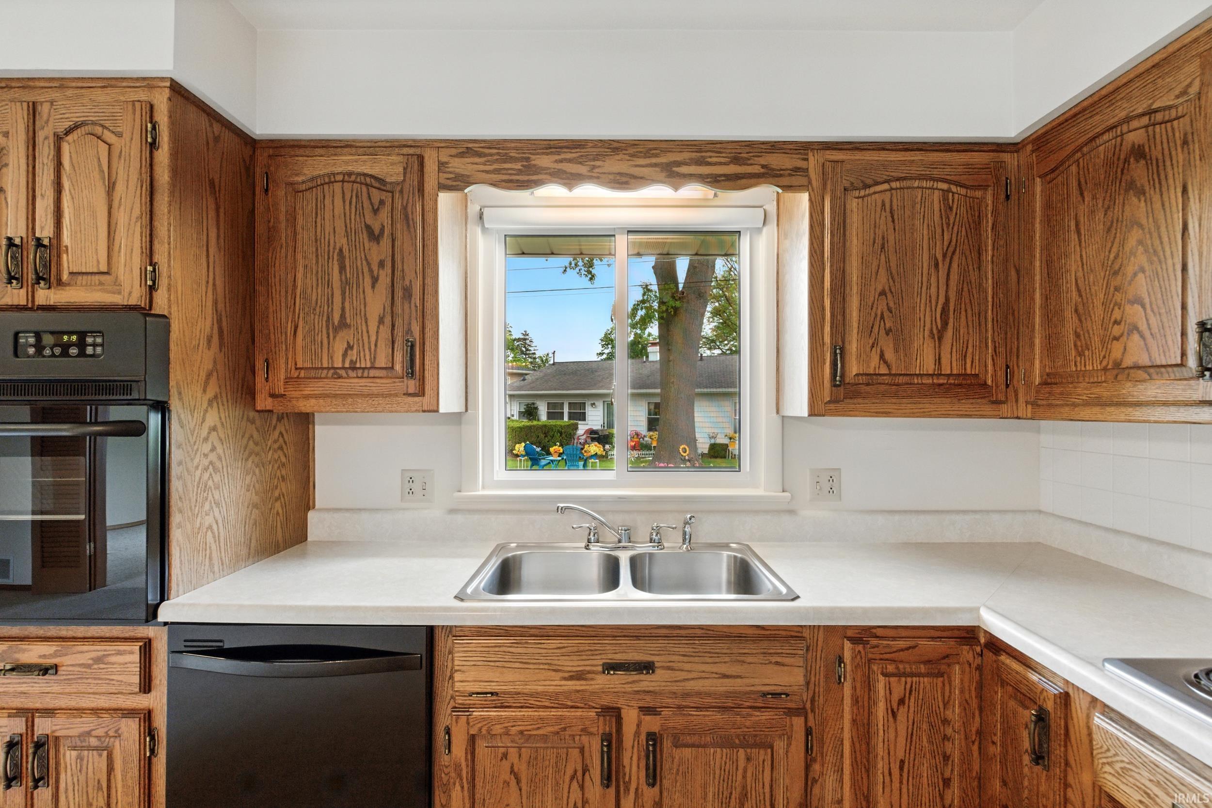 Photo 12 of 928 Hollyhill Drive