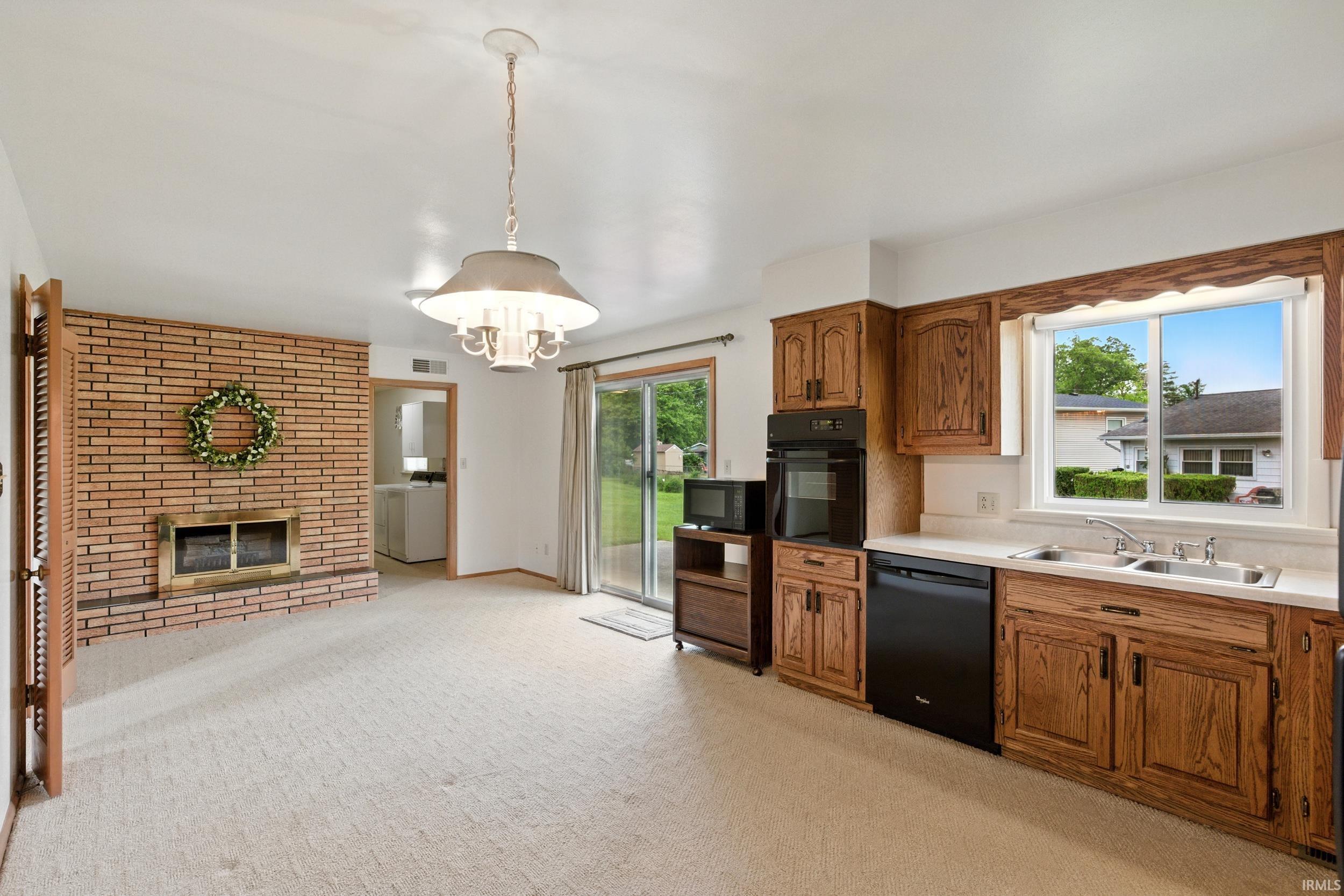 Photo 14 of 928 Hollyhill Drive