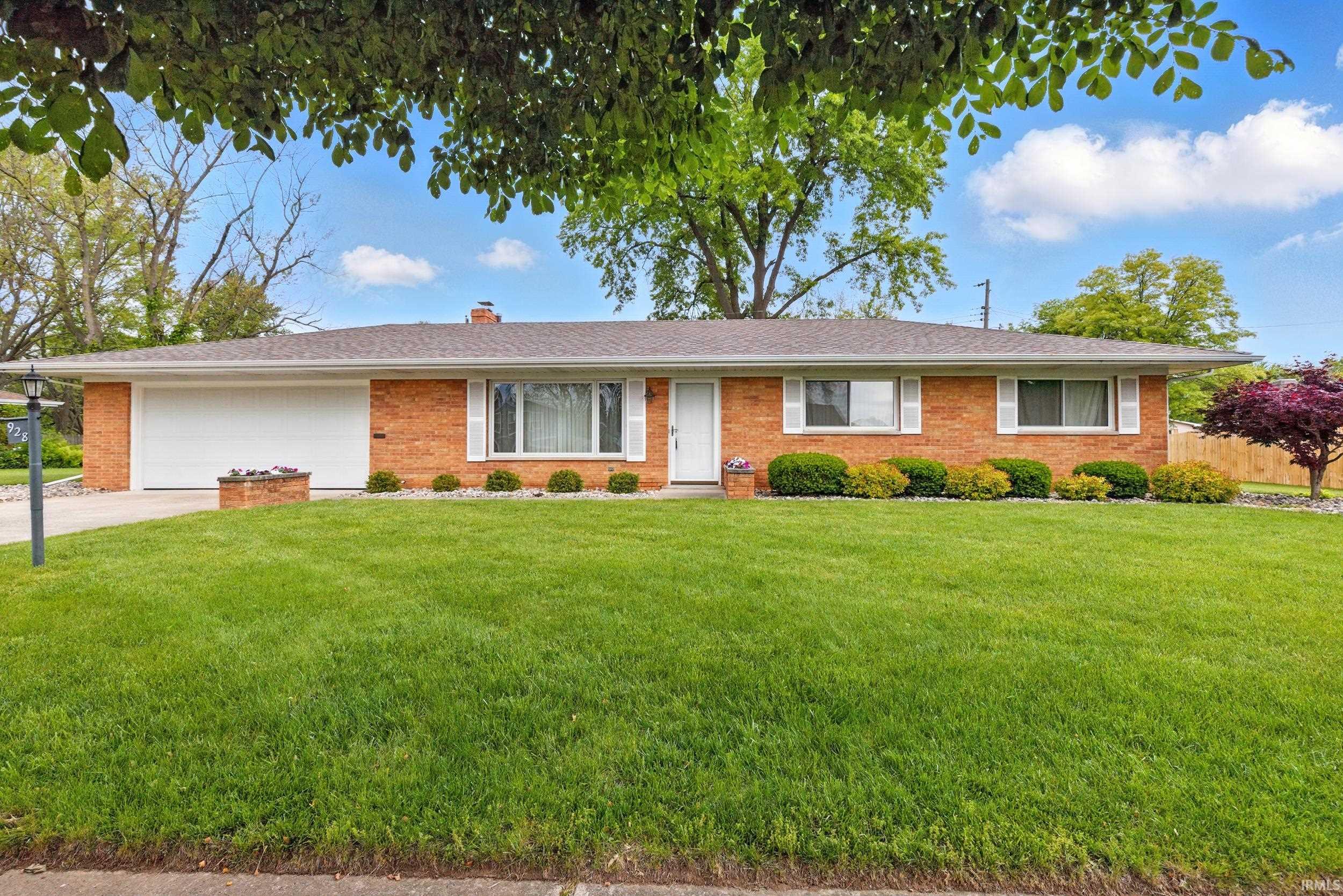 Photo 2 of 928 Hollyhill Drive