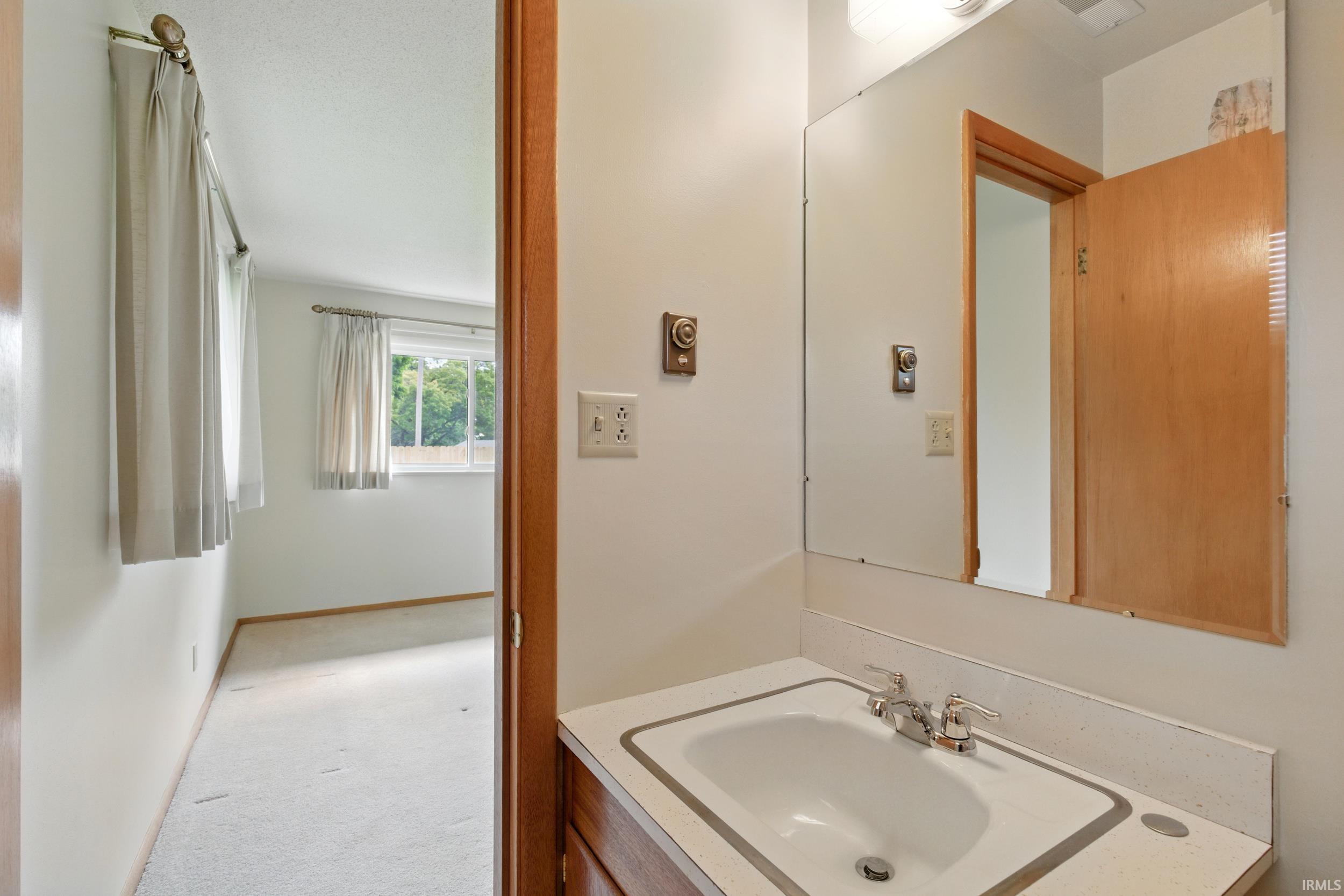 Photo 27 of 928 Hollyhill Drive