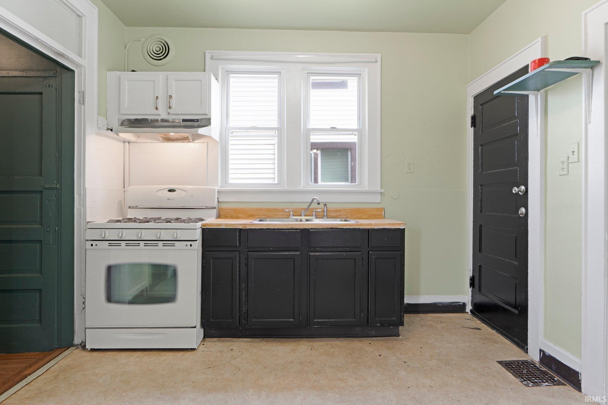 Photo 10 of 3422 S Calhoun Street