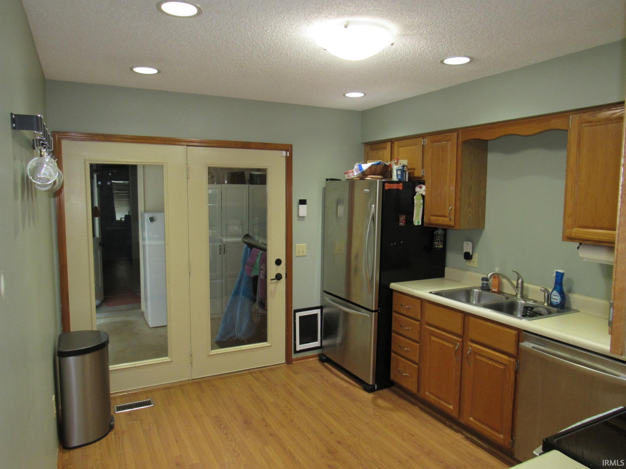 Photo 5 of 7841 Harrisburg Place
