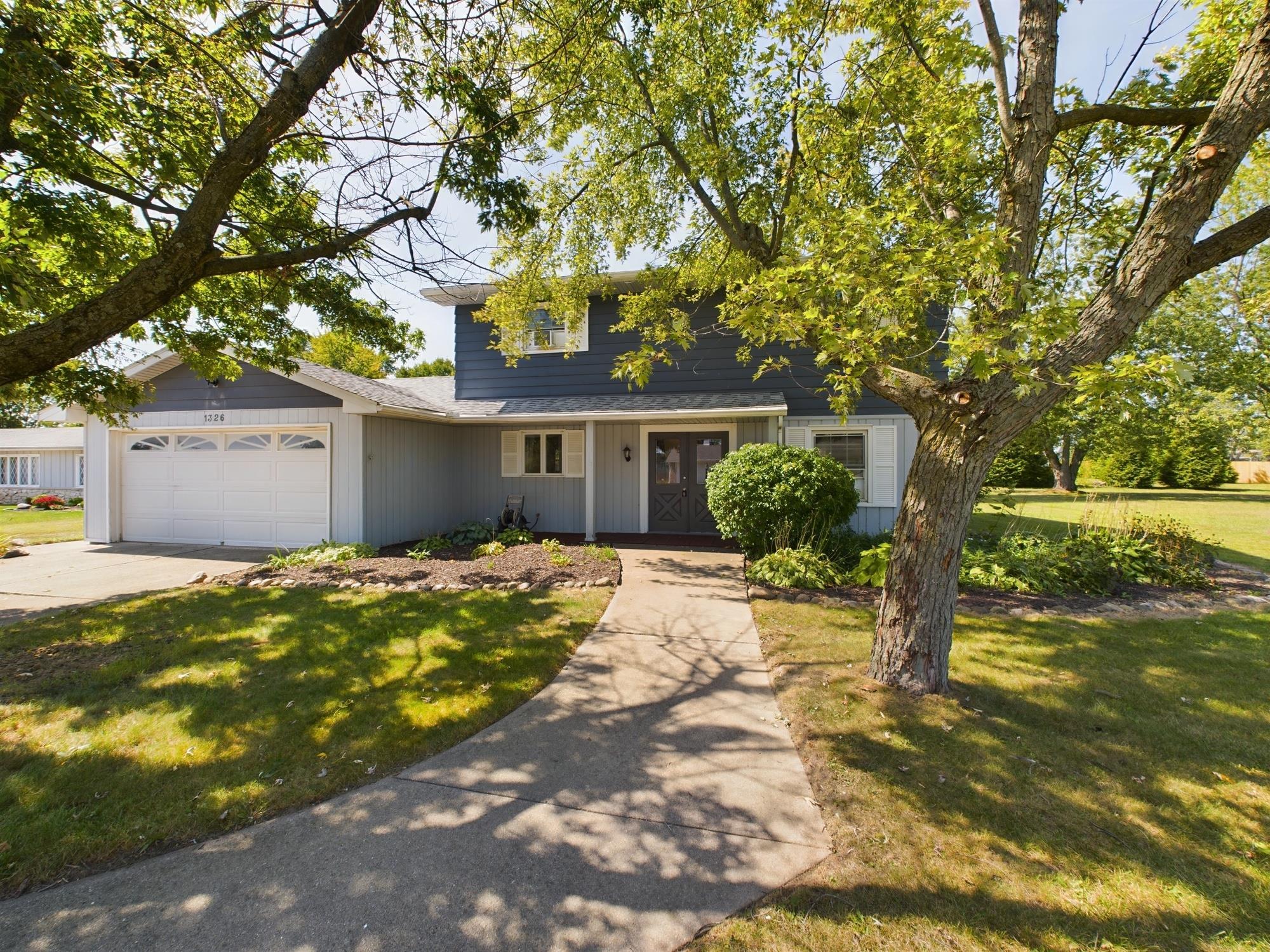 Photo 0 of 1326 Stag Drive