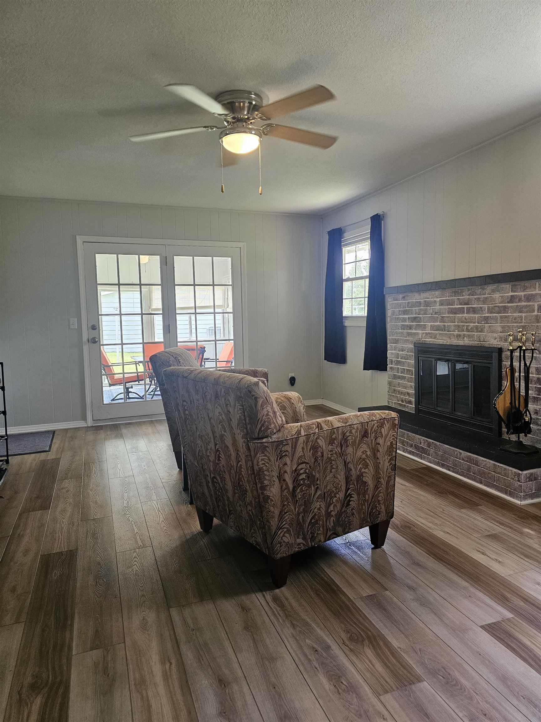 Photo 3 of 1326 Stag Drive