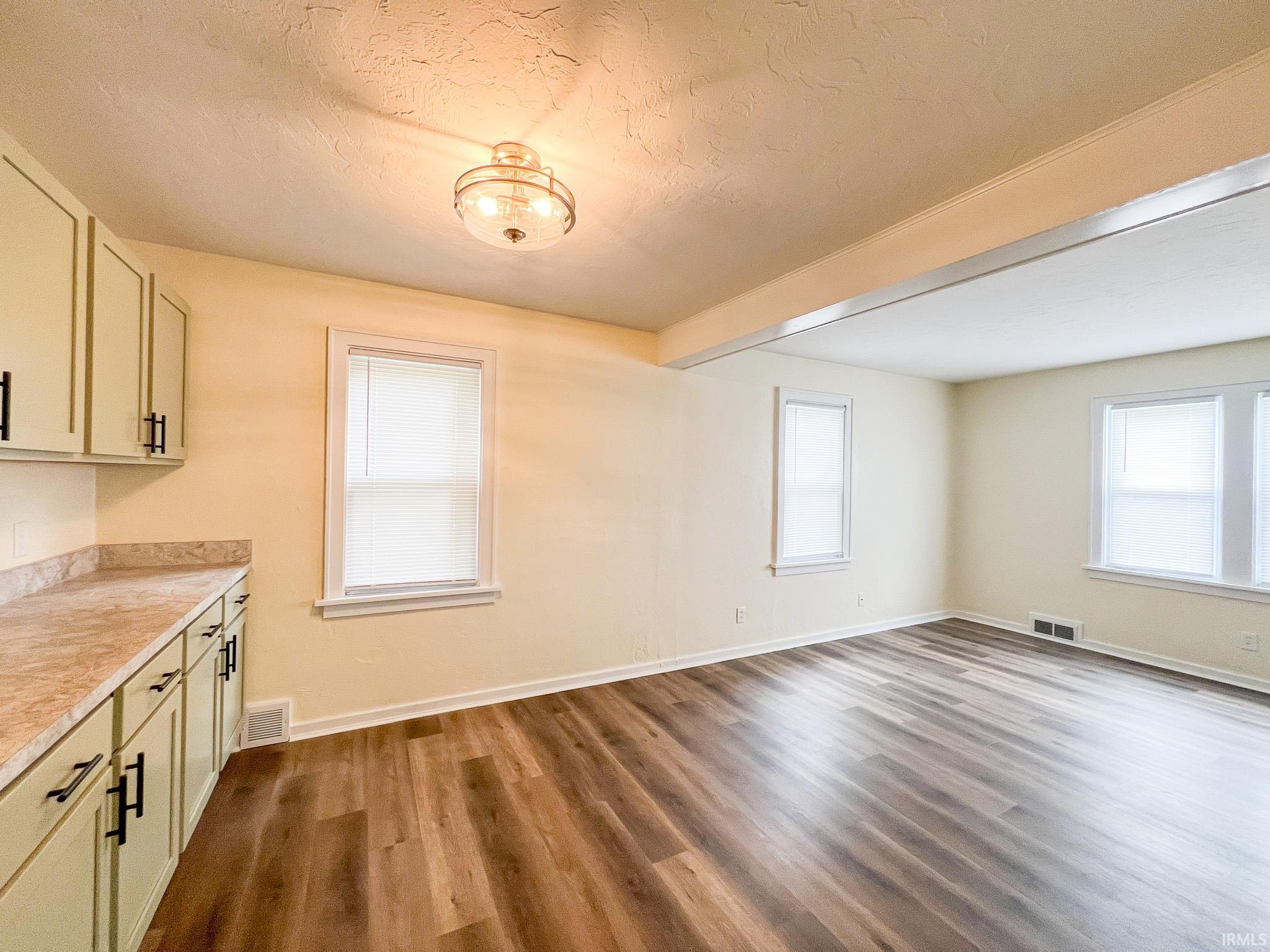 Photo 5 of 158 Simpson Avenue