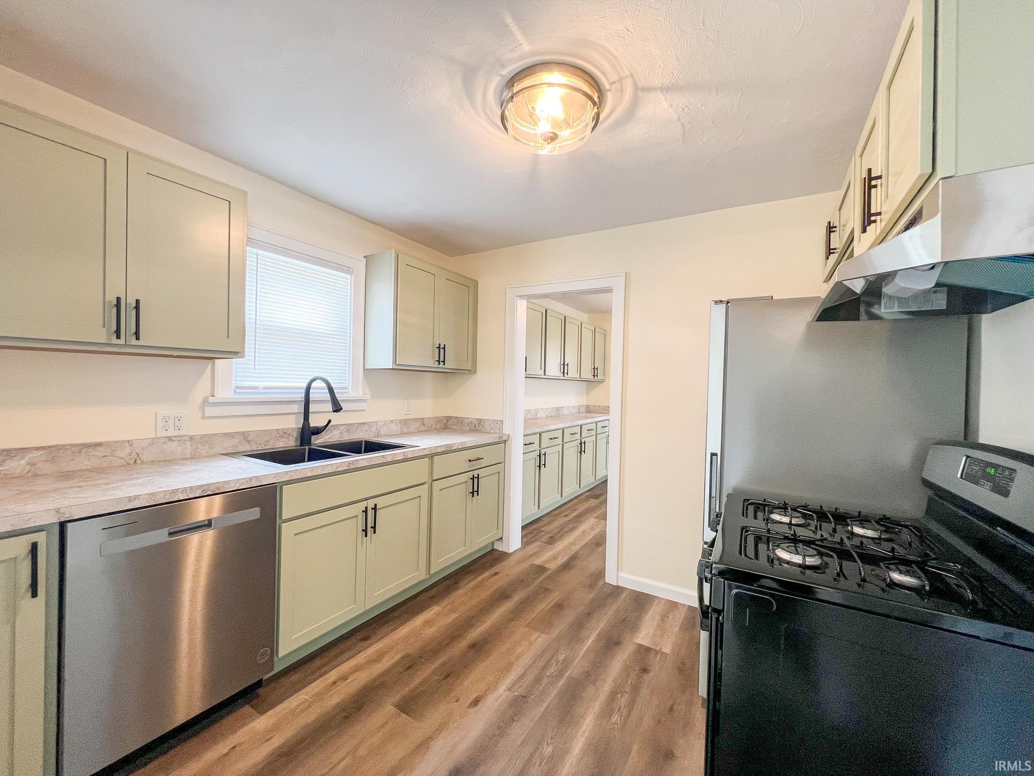 Photo 6 of 158 Simpson Avenue