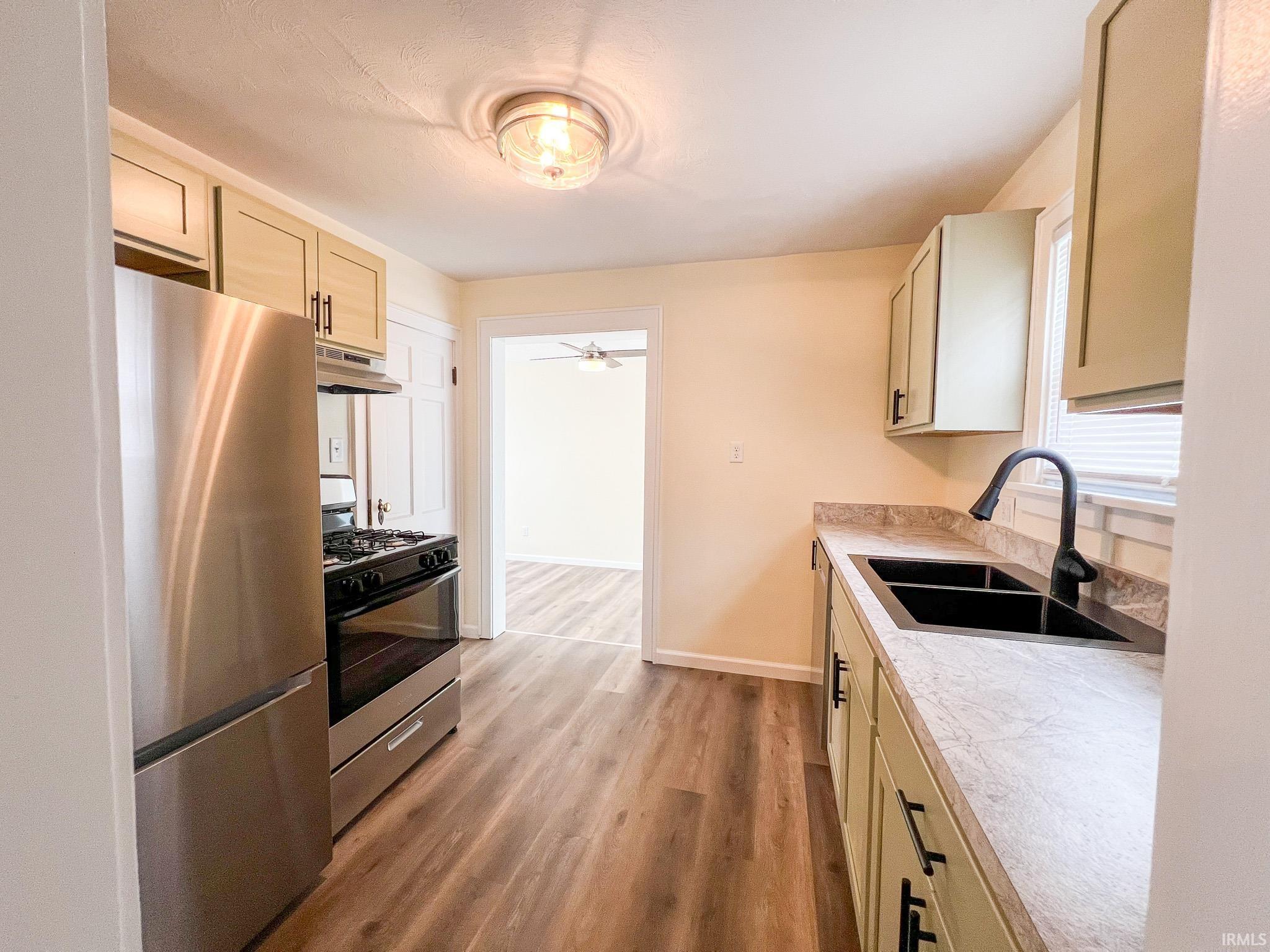 Photo 8 of 158 Simpson Avenue