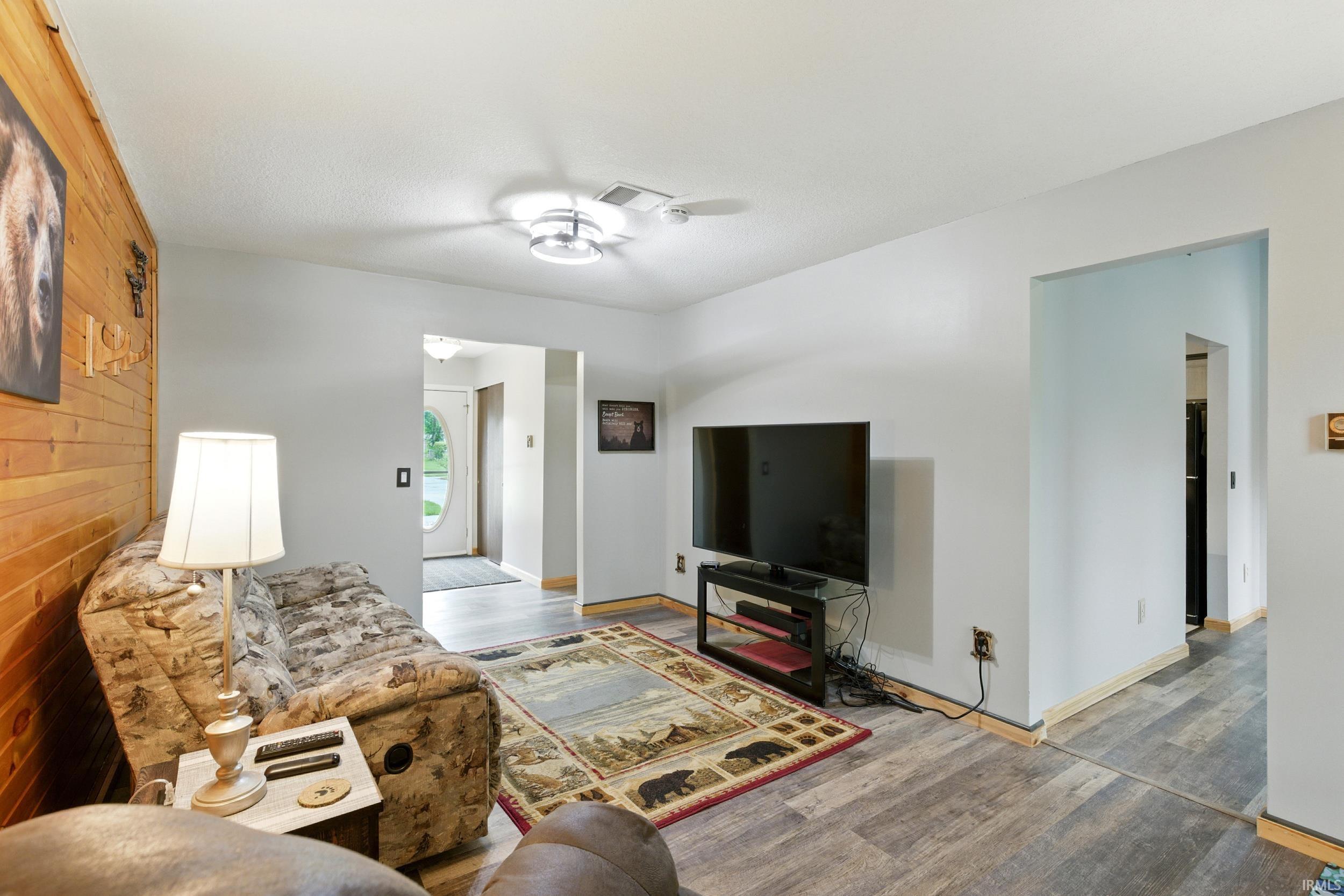Photo 10 of 7025 Elmbrook Drive