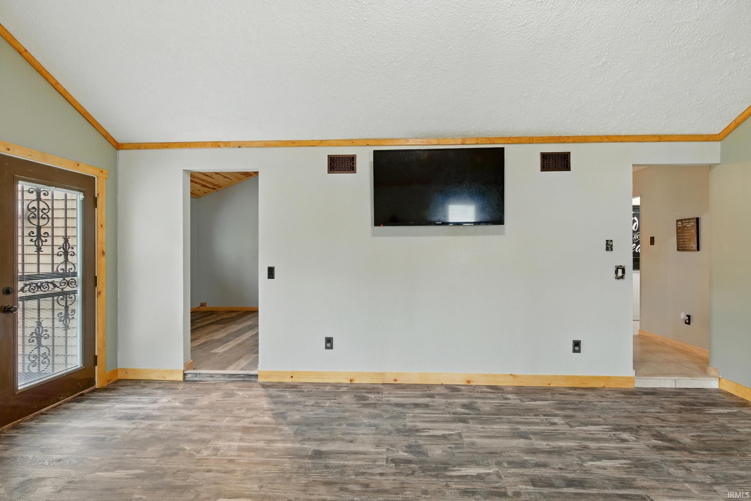 Photo 15 of 7025 Elmbrook Drive