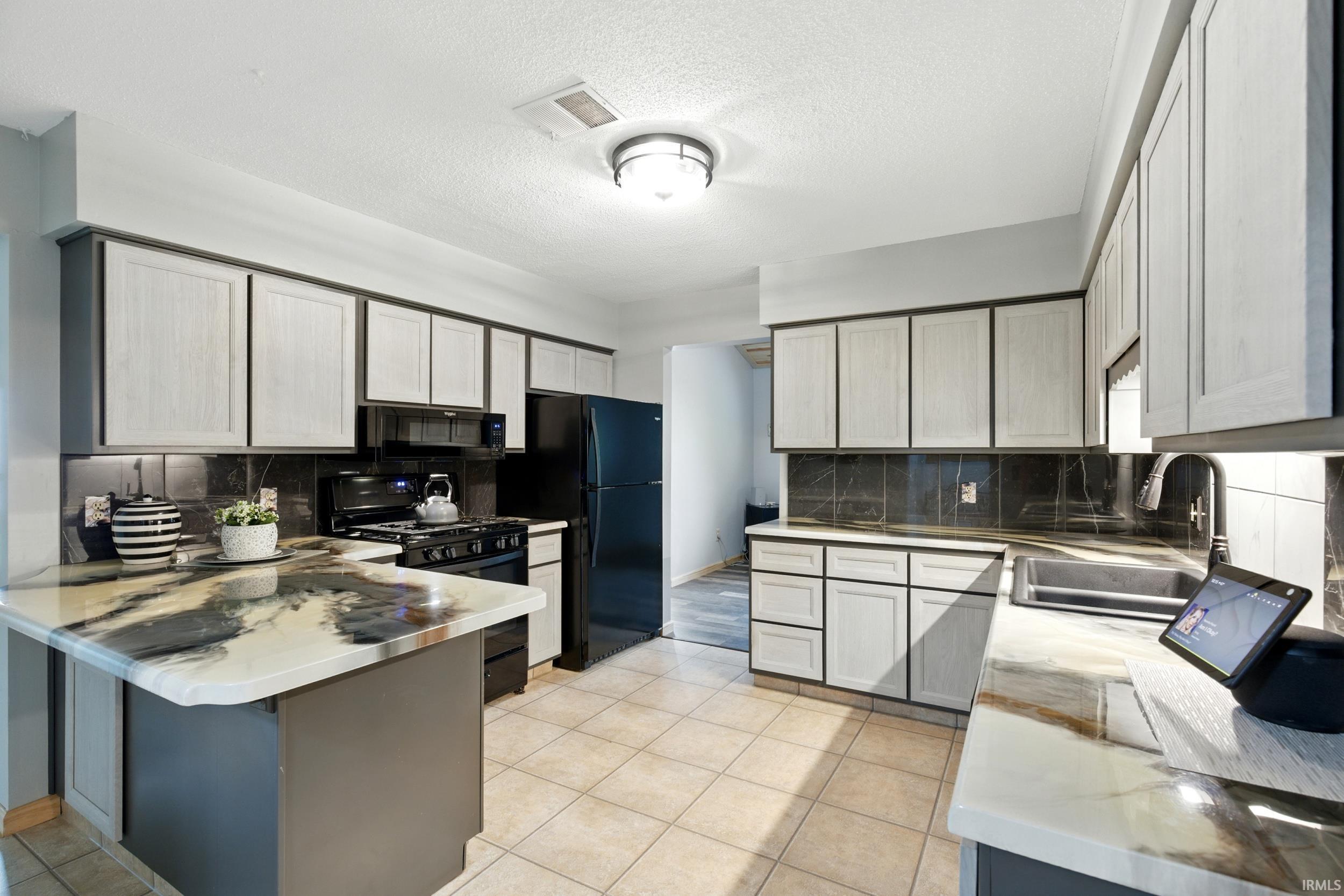 Photo 17 of 7025 Elmbrook Drive