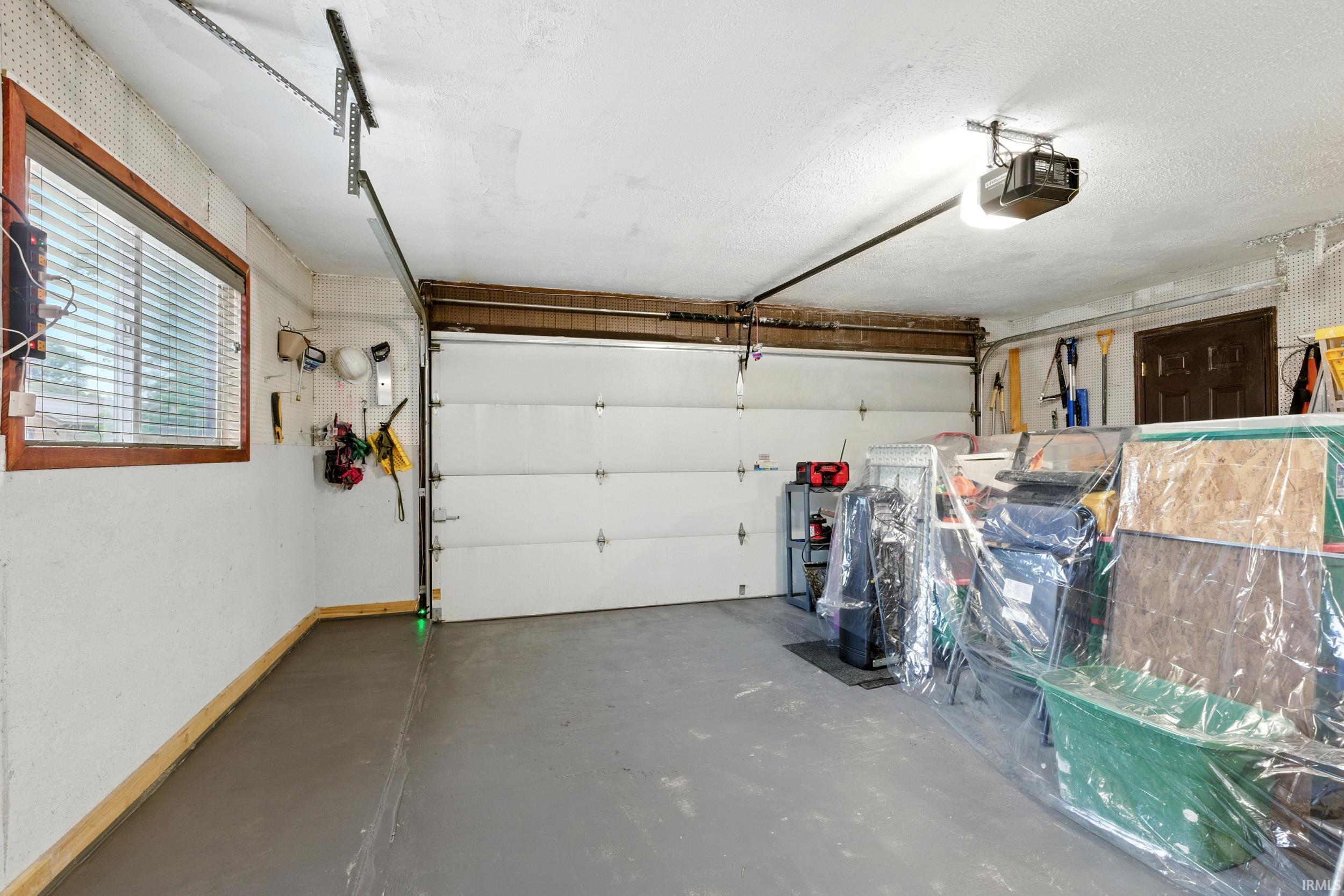 Photo 5 of 7025 Elmbrook Drive