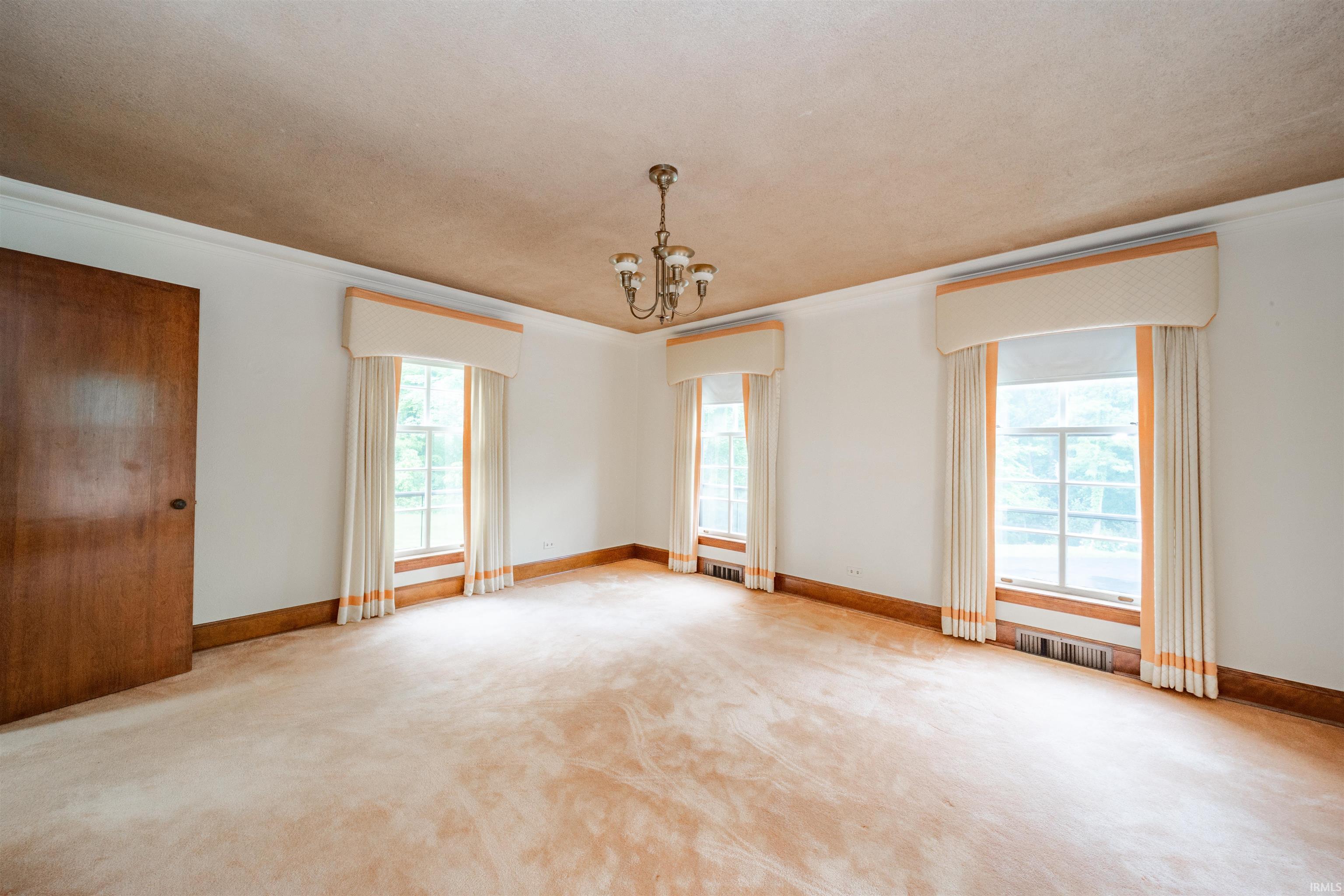 Homes for sale in New Castle, IN | 100 Leland St, New Castle, IN 47362 | MLS# 202520668