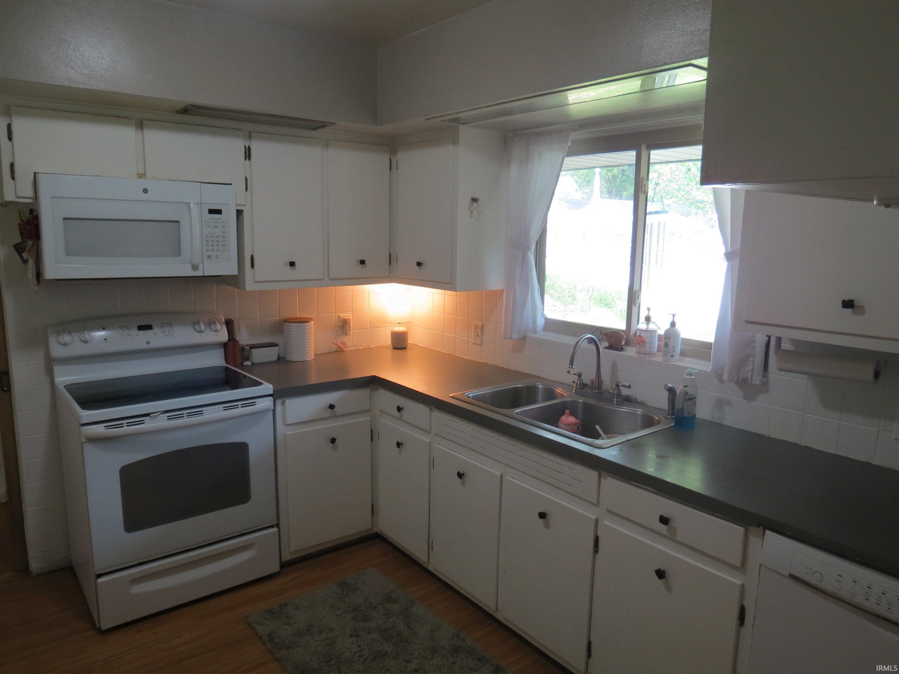 Homes for sale in Petersburg, IN | 801 E Sycamore St, Petersburg, IN 47567 | MLS# 202520726