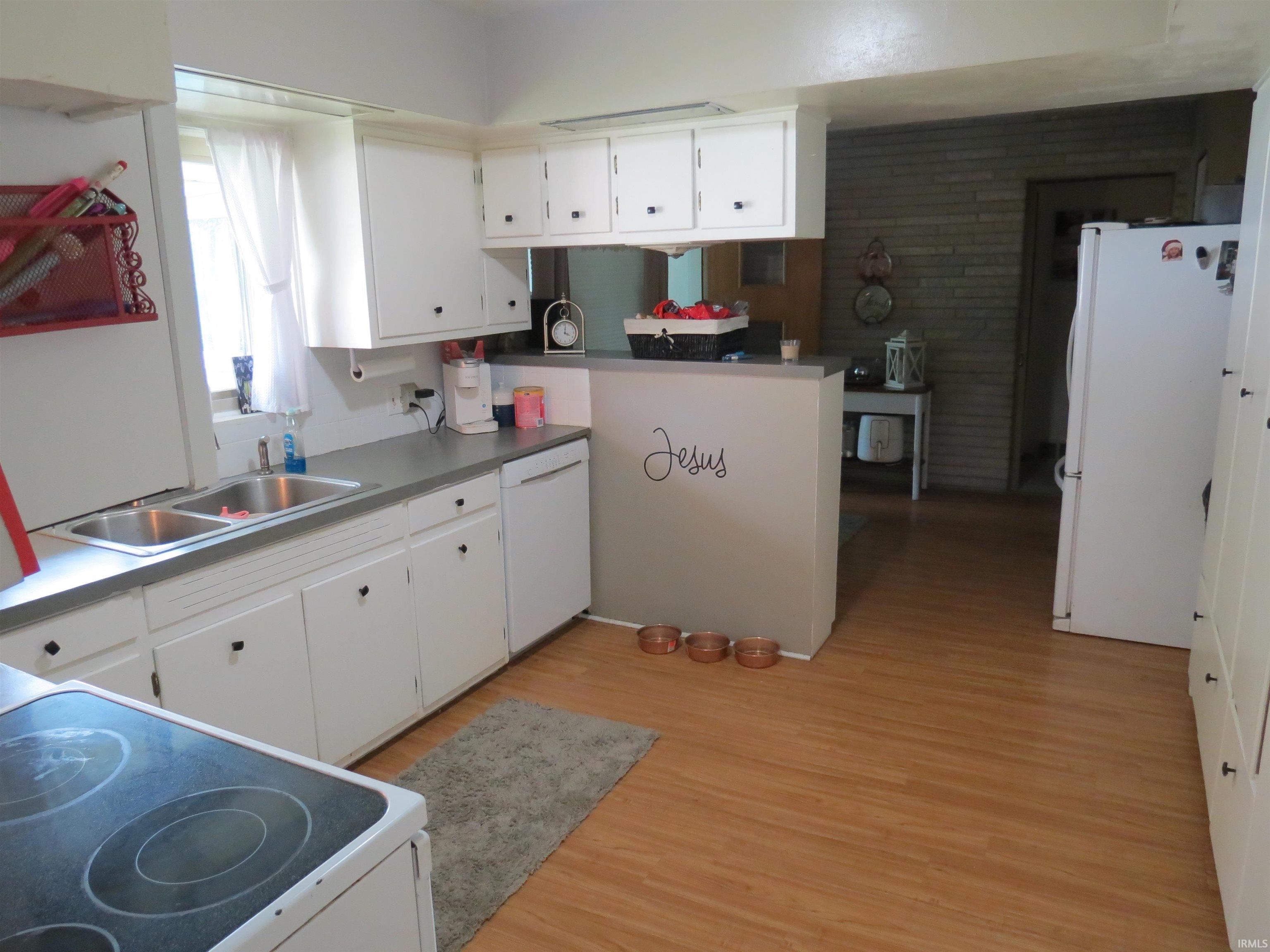 Homes for sale in Petersburg, IN | 801 E Sycamore St, Petersburg, IN 47567 | MLS# 202520726