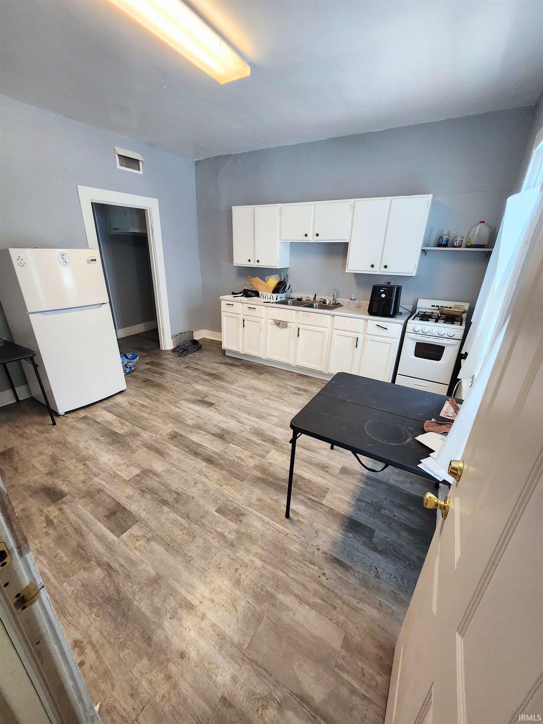 Photo 18 of 708 Columbia Avenue