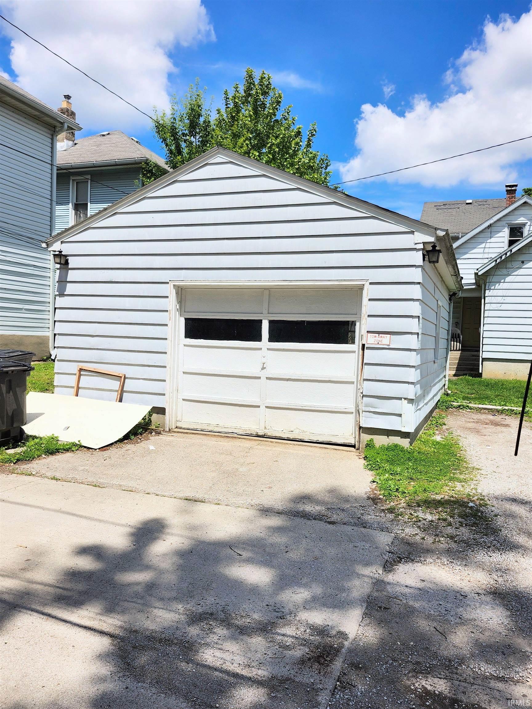 Photo 4 of 708 Columbia Avenue