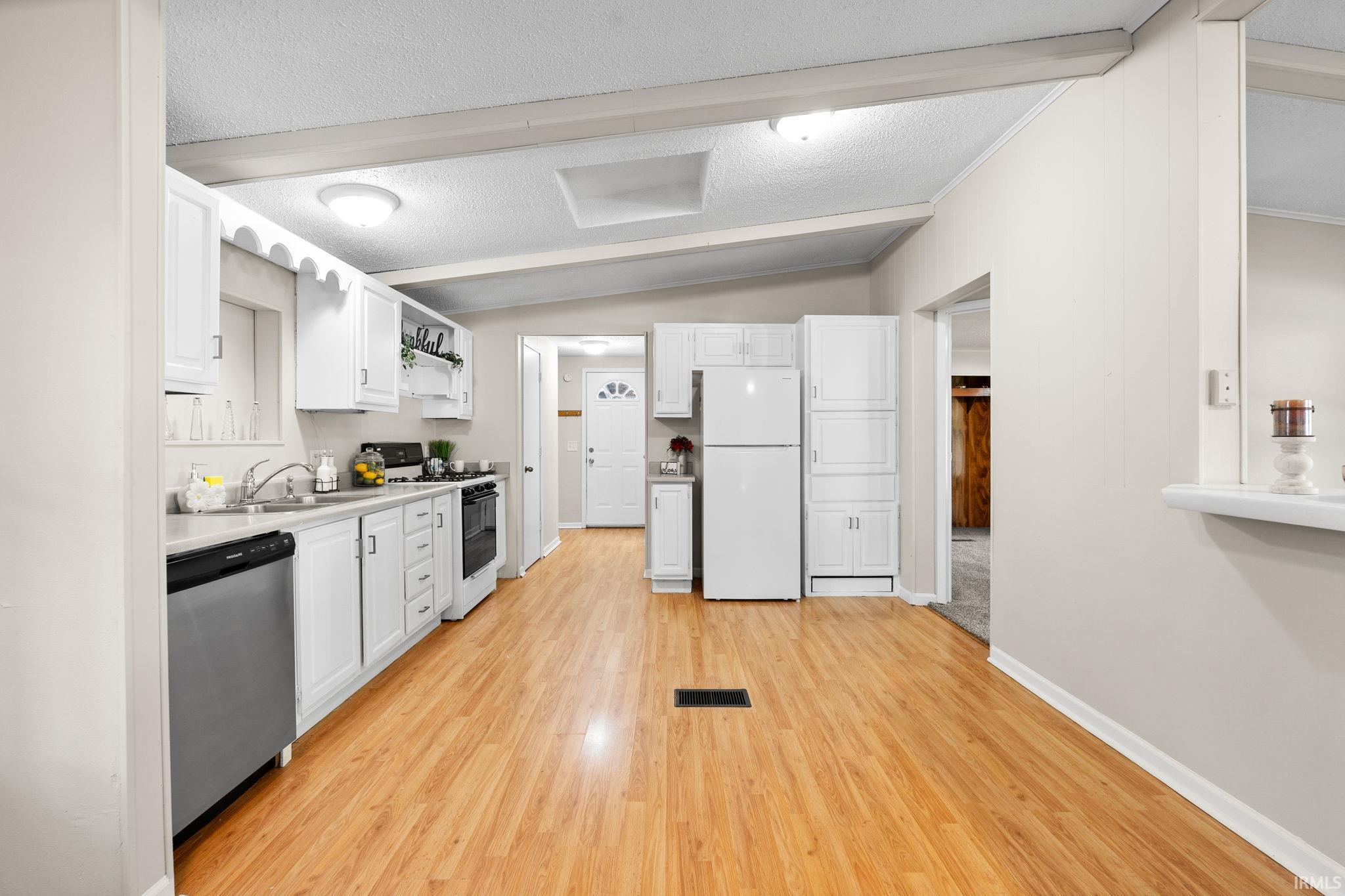 Photo 15 of 3013 Prairie Grove Drive