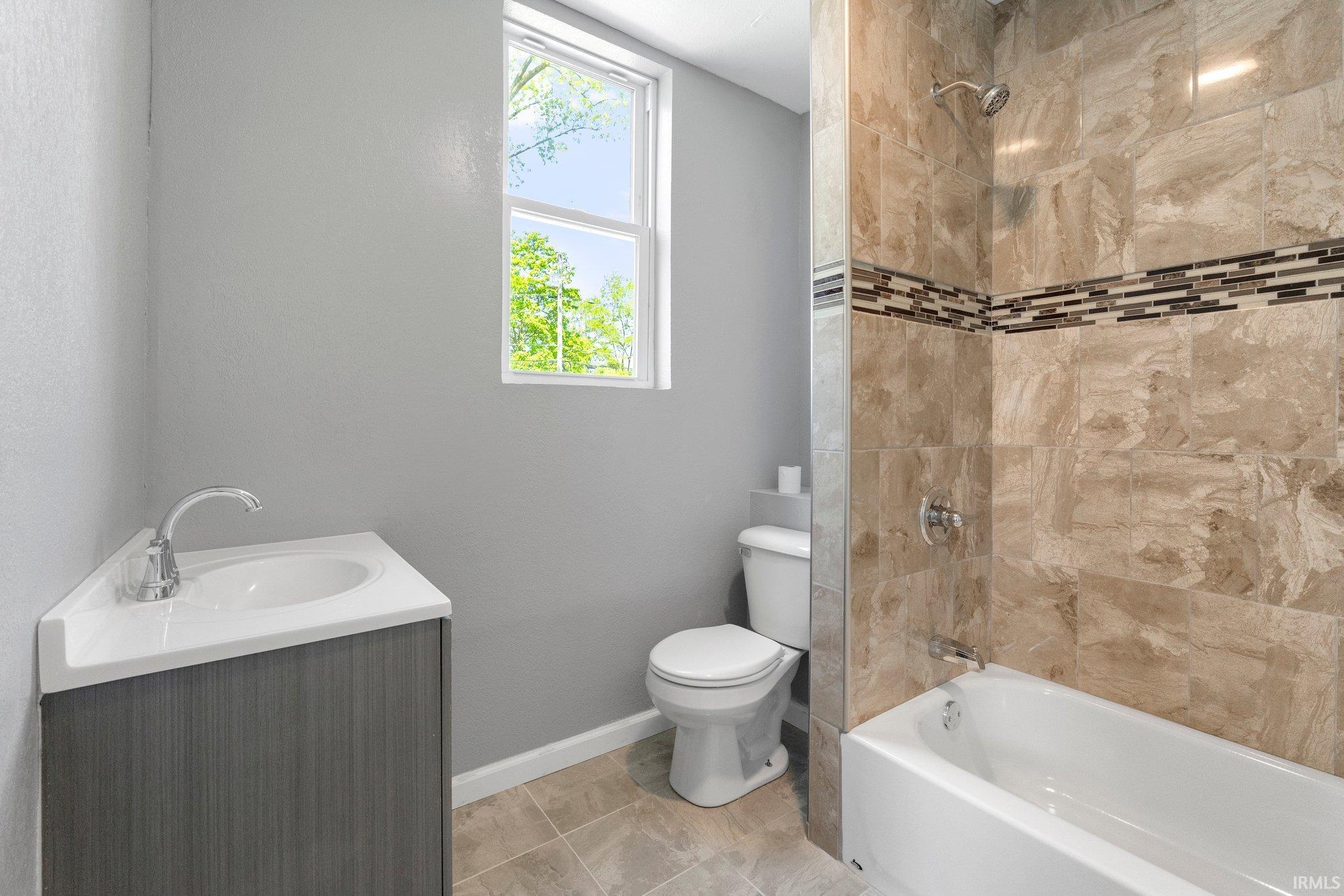 Photo 10 of 2628 Reed Street