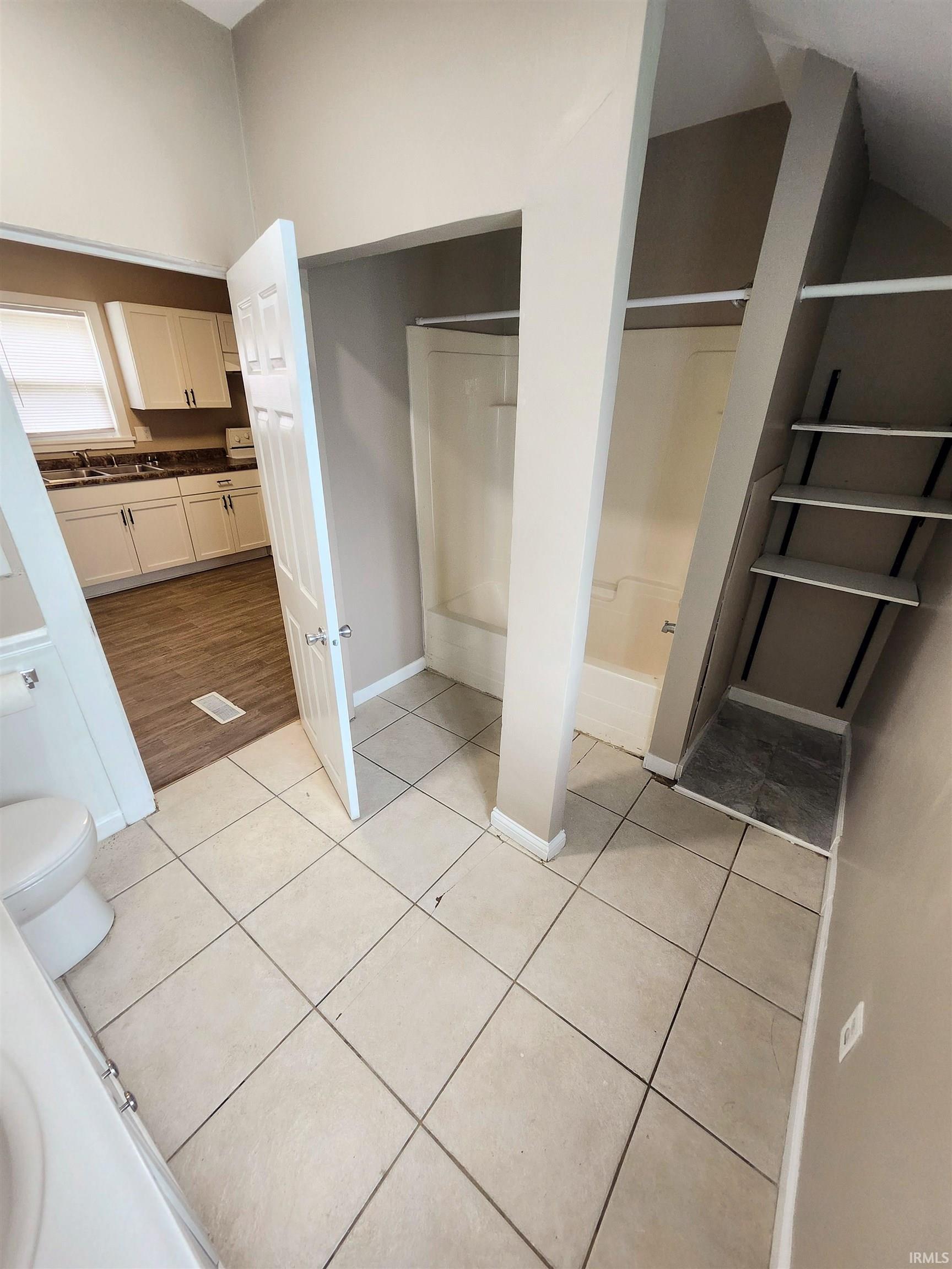 Photo 13 of 436 E Taber Street