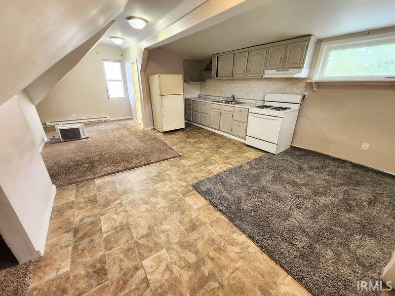 Photo 18 of 436 E Taber Street