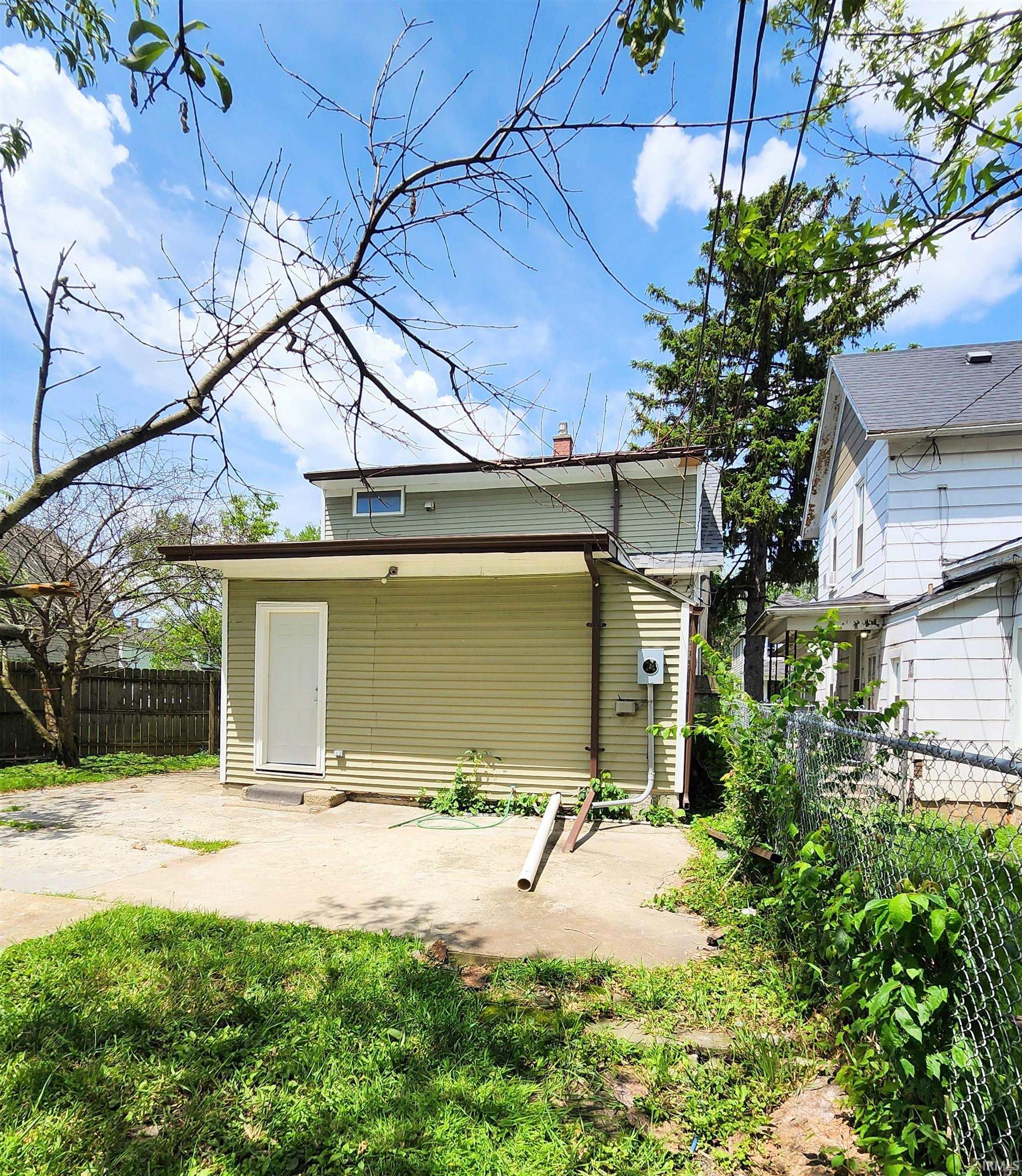Photo 3 of 436 E Taber Street